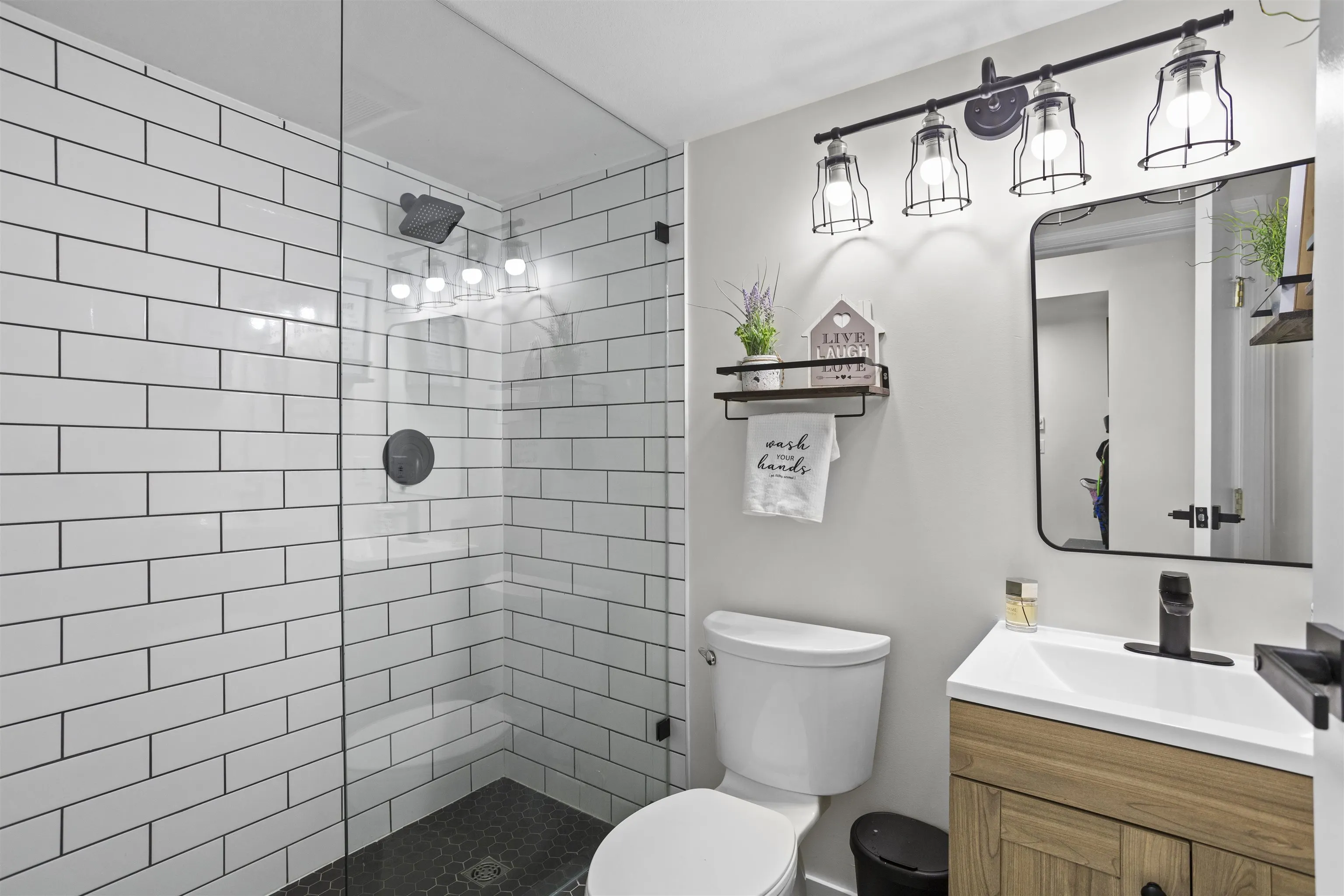 201 22351 St. Anne Street