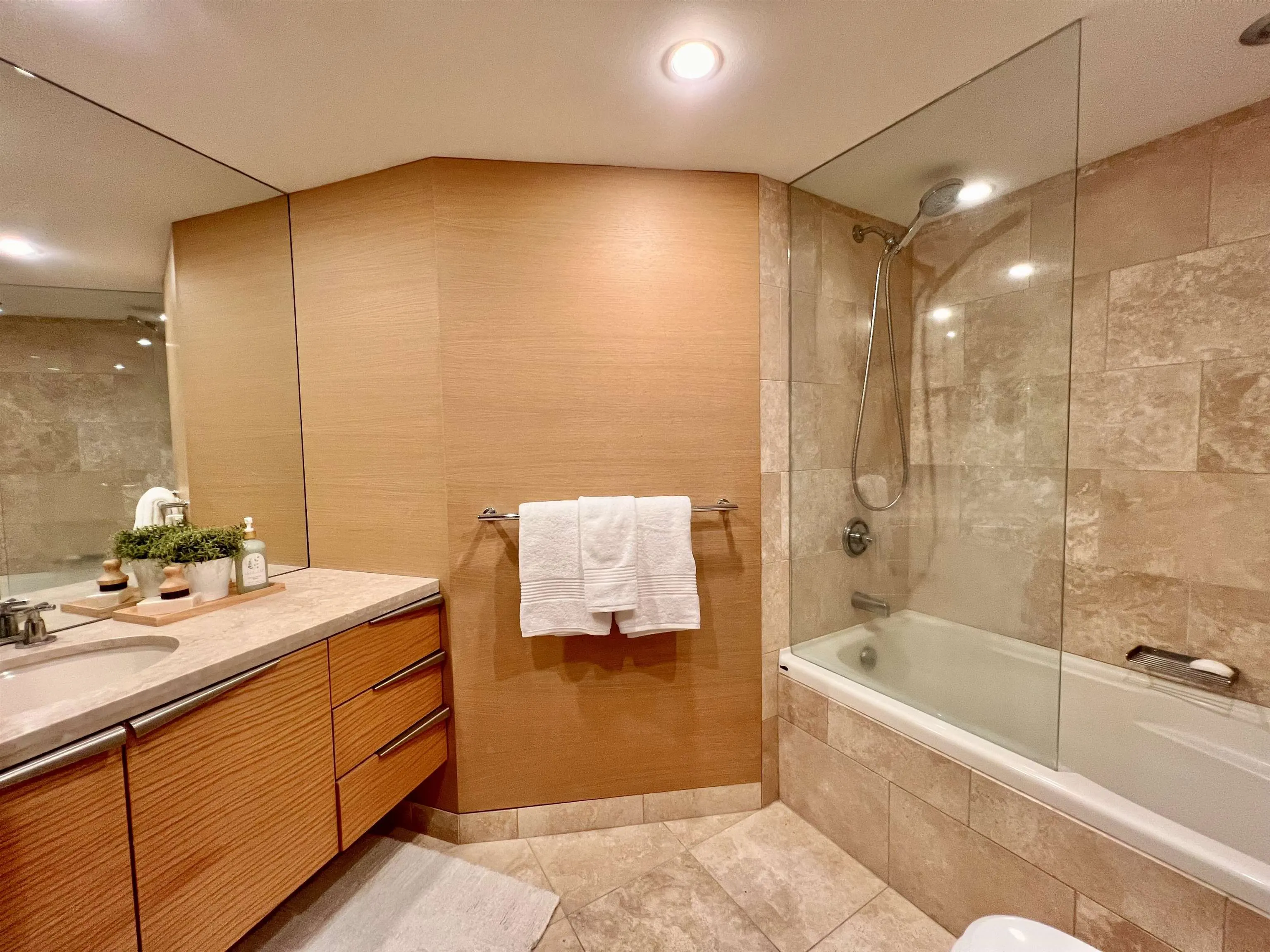 3204 938 Nelson Street