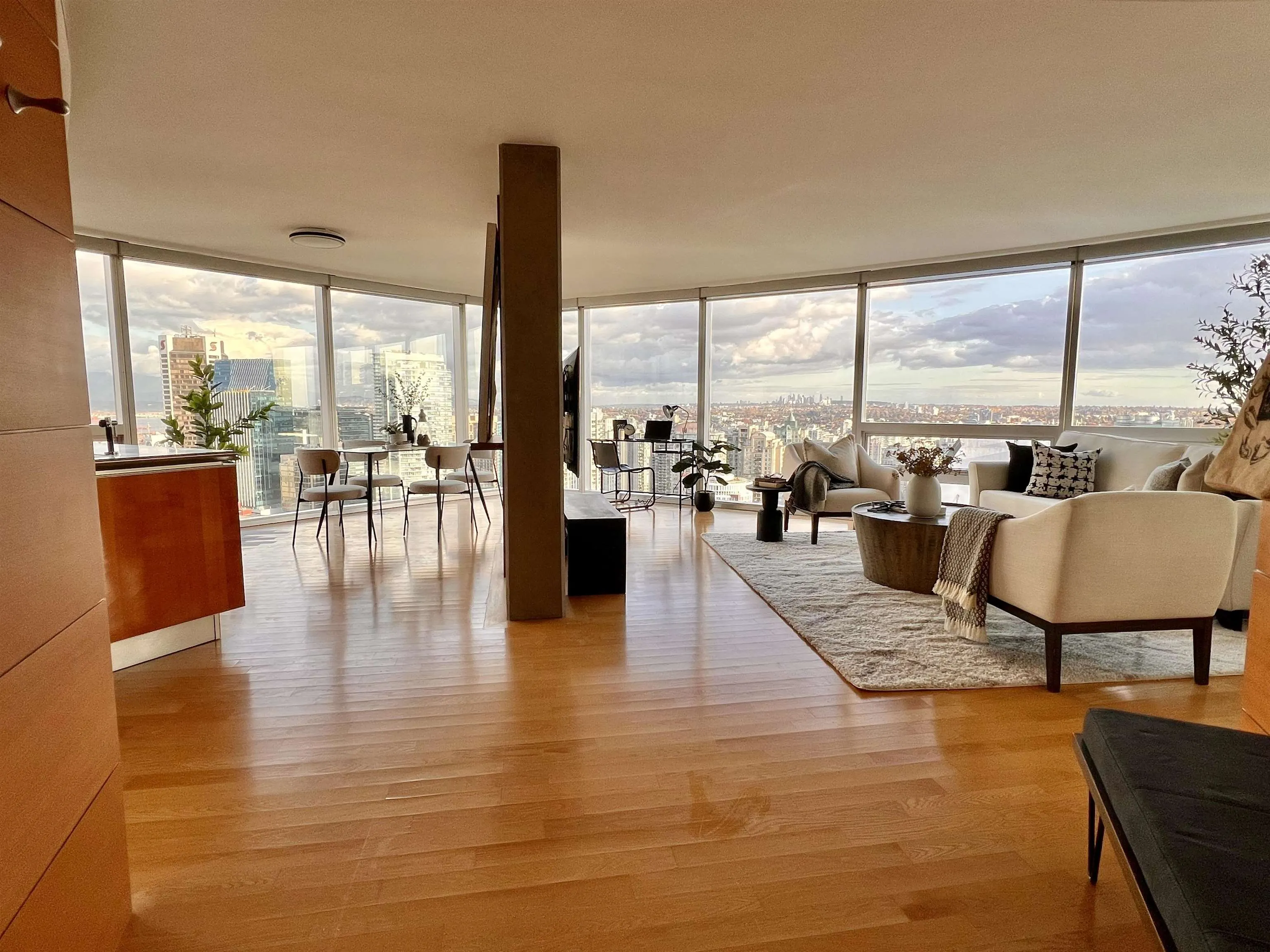 3204 938 Nelson Street