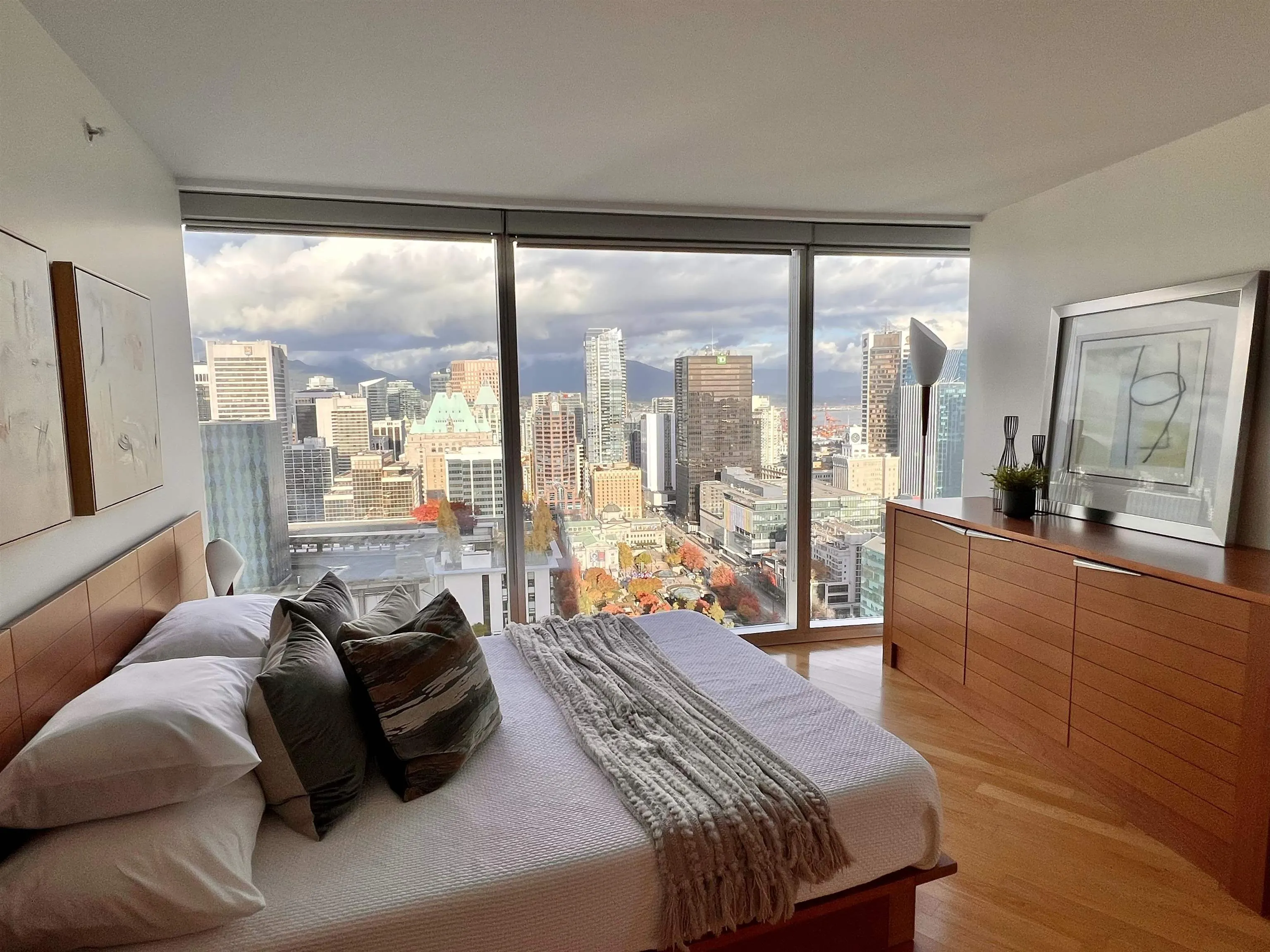 3204 938 Nelson Street