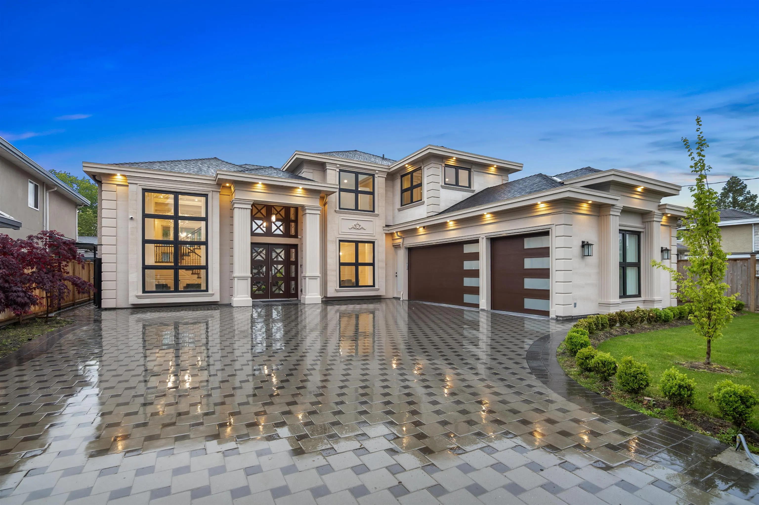 9031 Pinewell Crescent