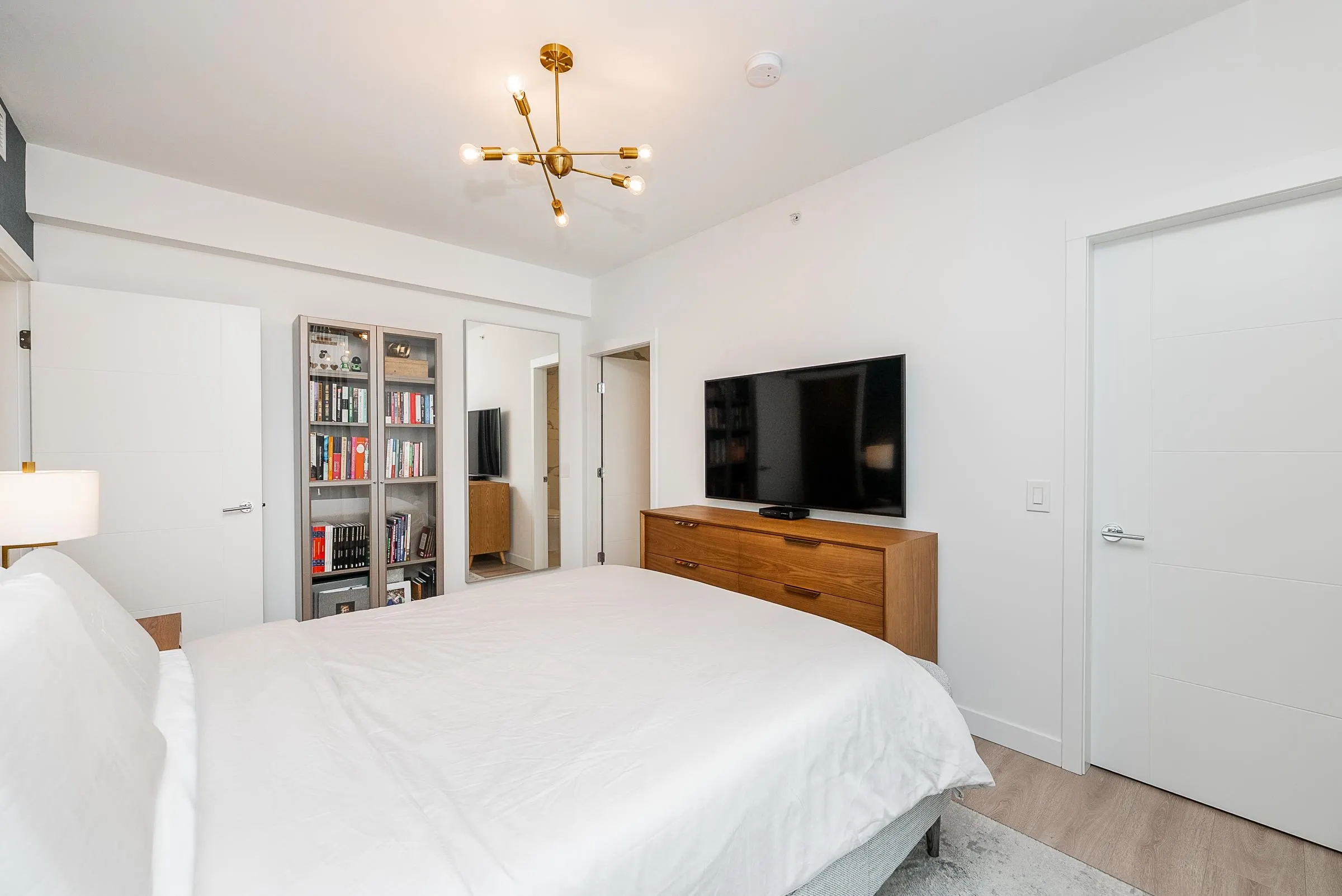 2901 823 Carnarvon Street