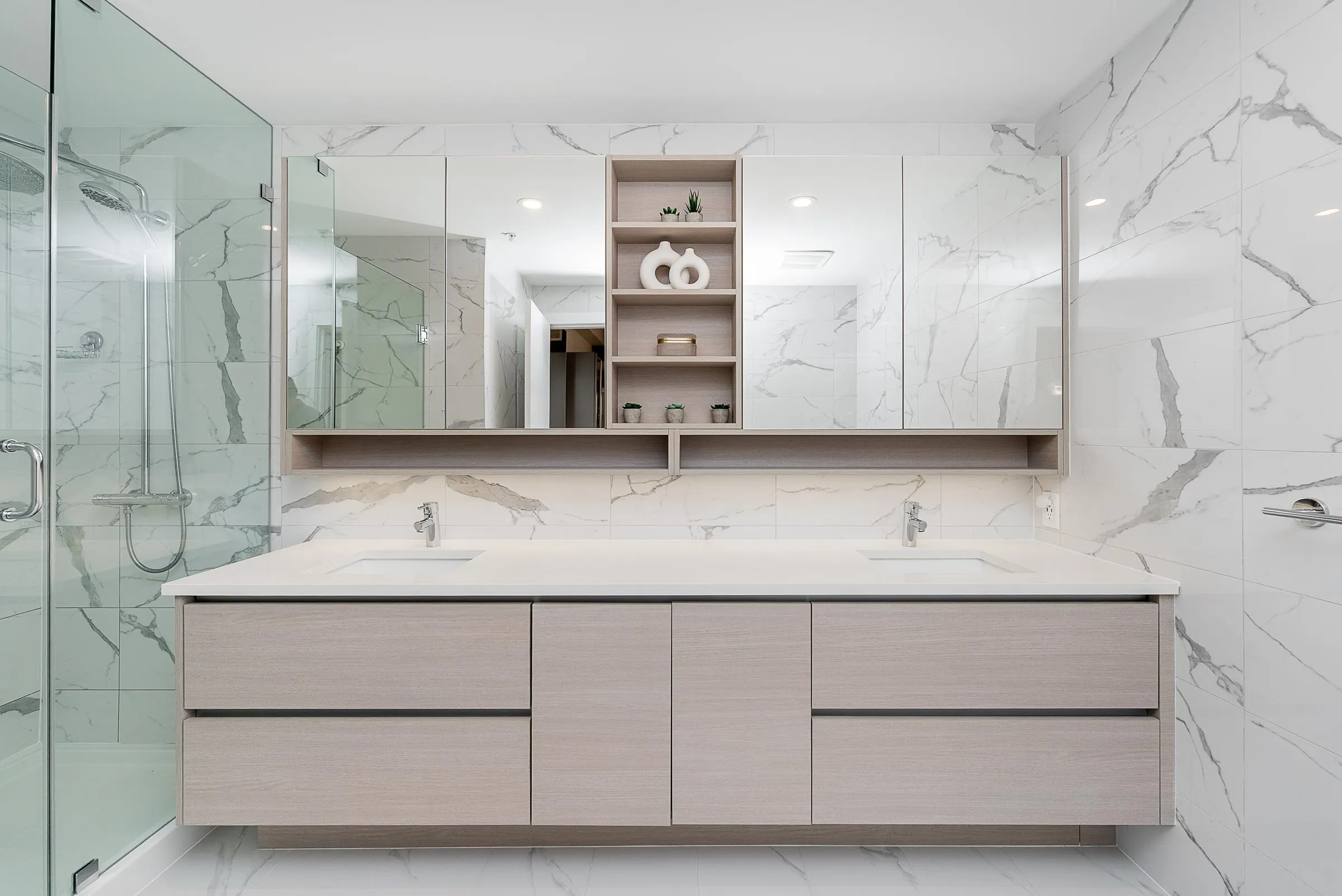 2901 823 Carnarvon Street