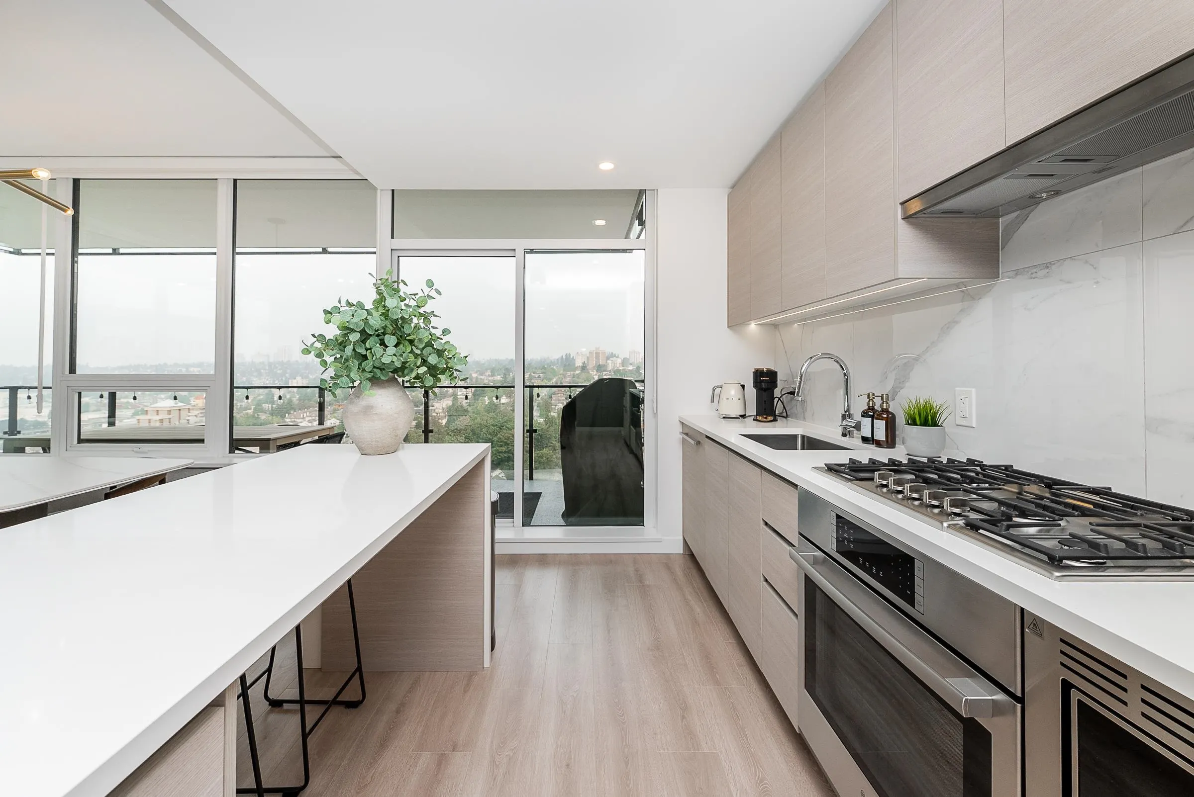 2901 823 Carnarvon Street