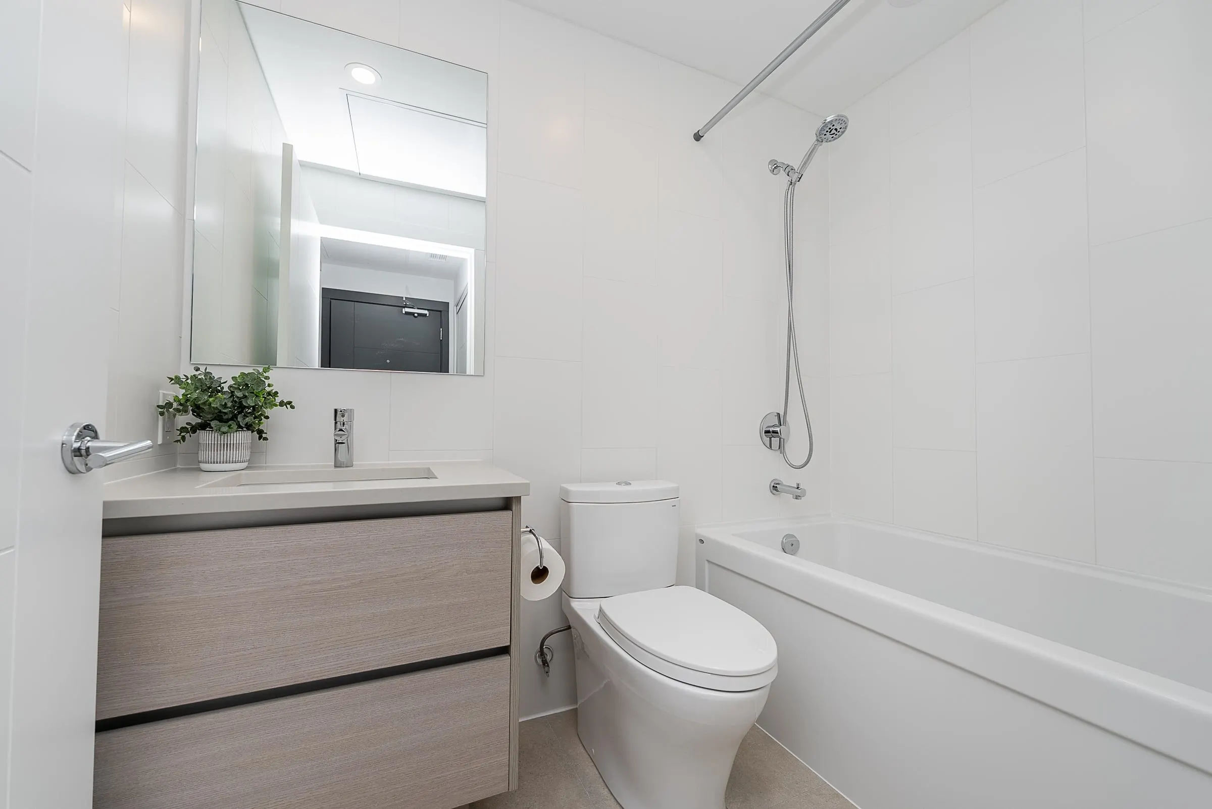 2901 823 Carnarvon Street