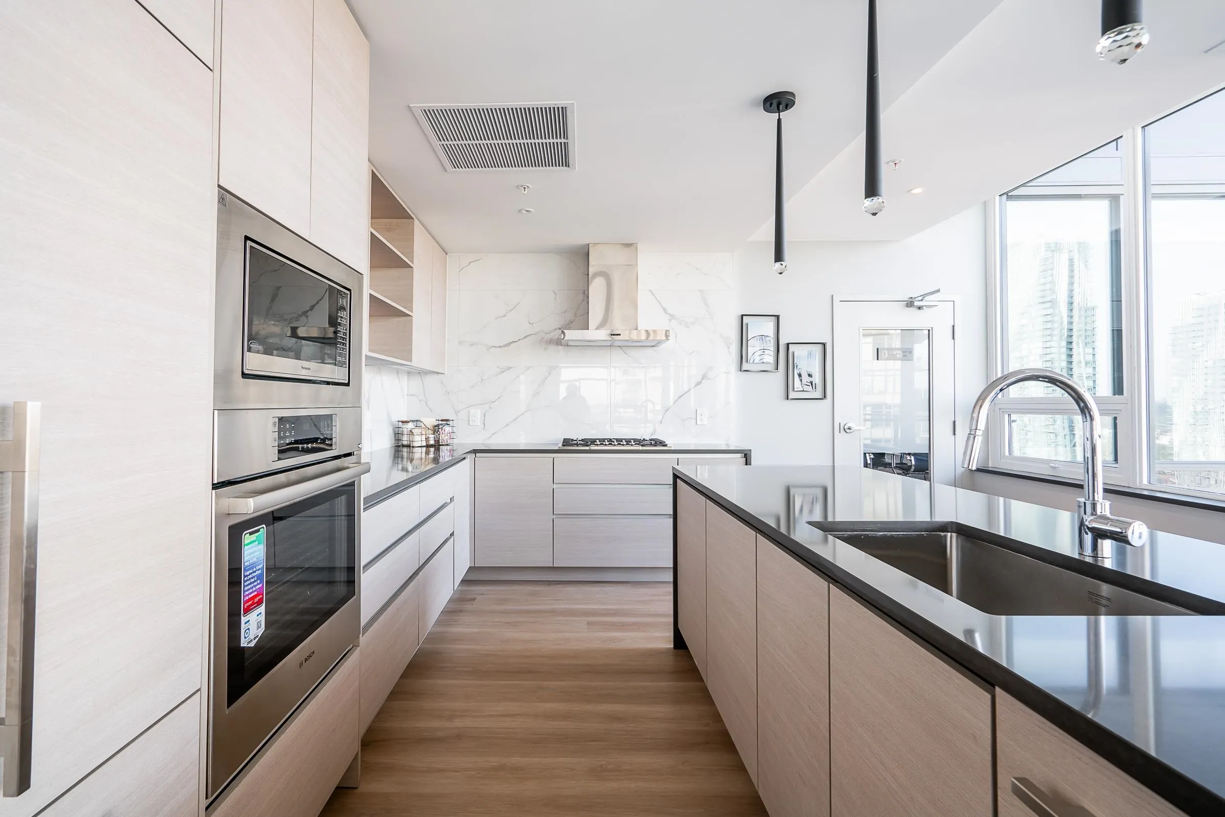 2901 823 Carnarvon Street