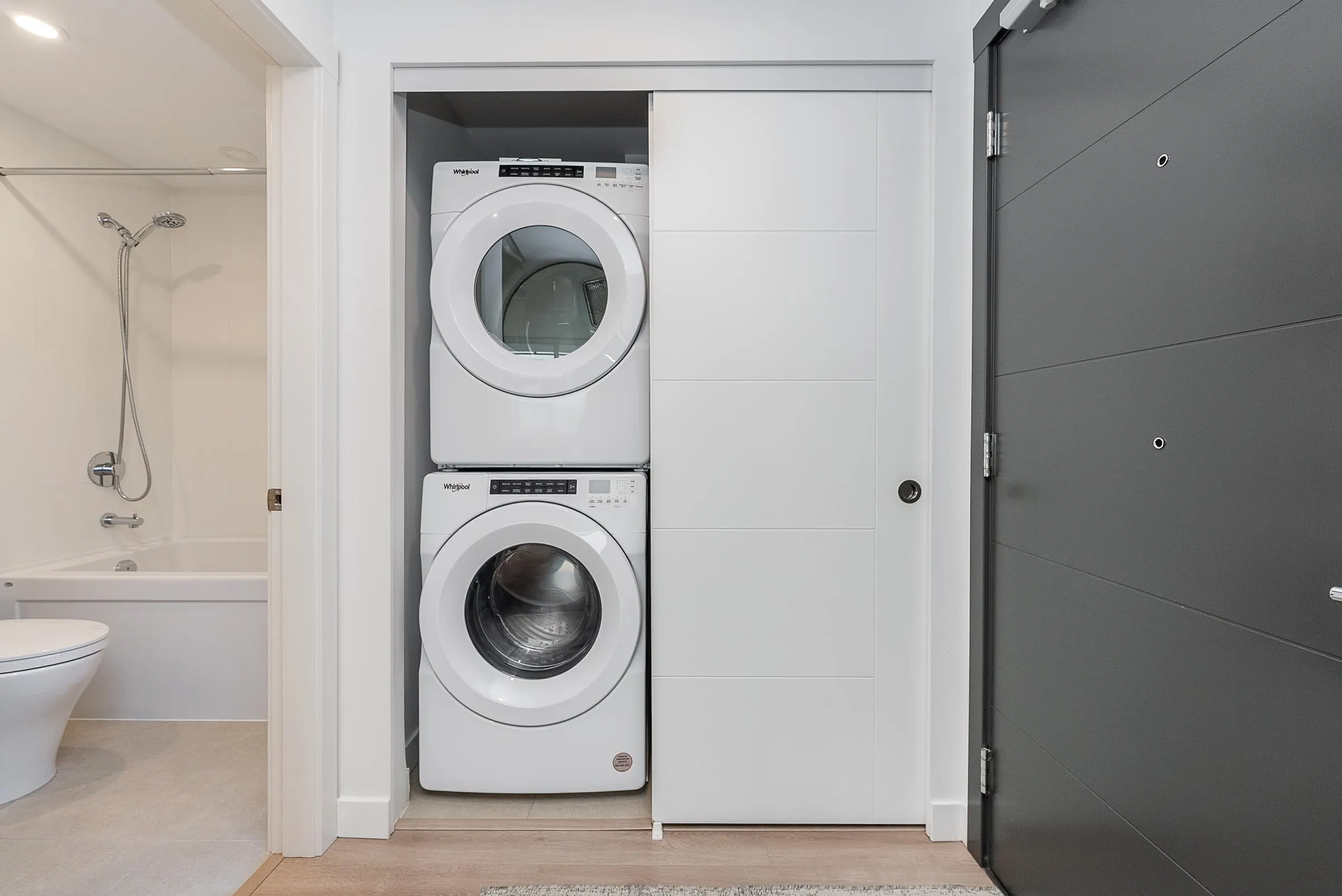 2901 823 Carnarvon Street