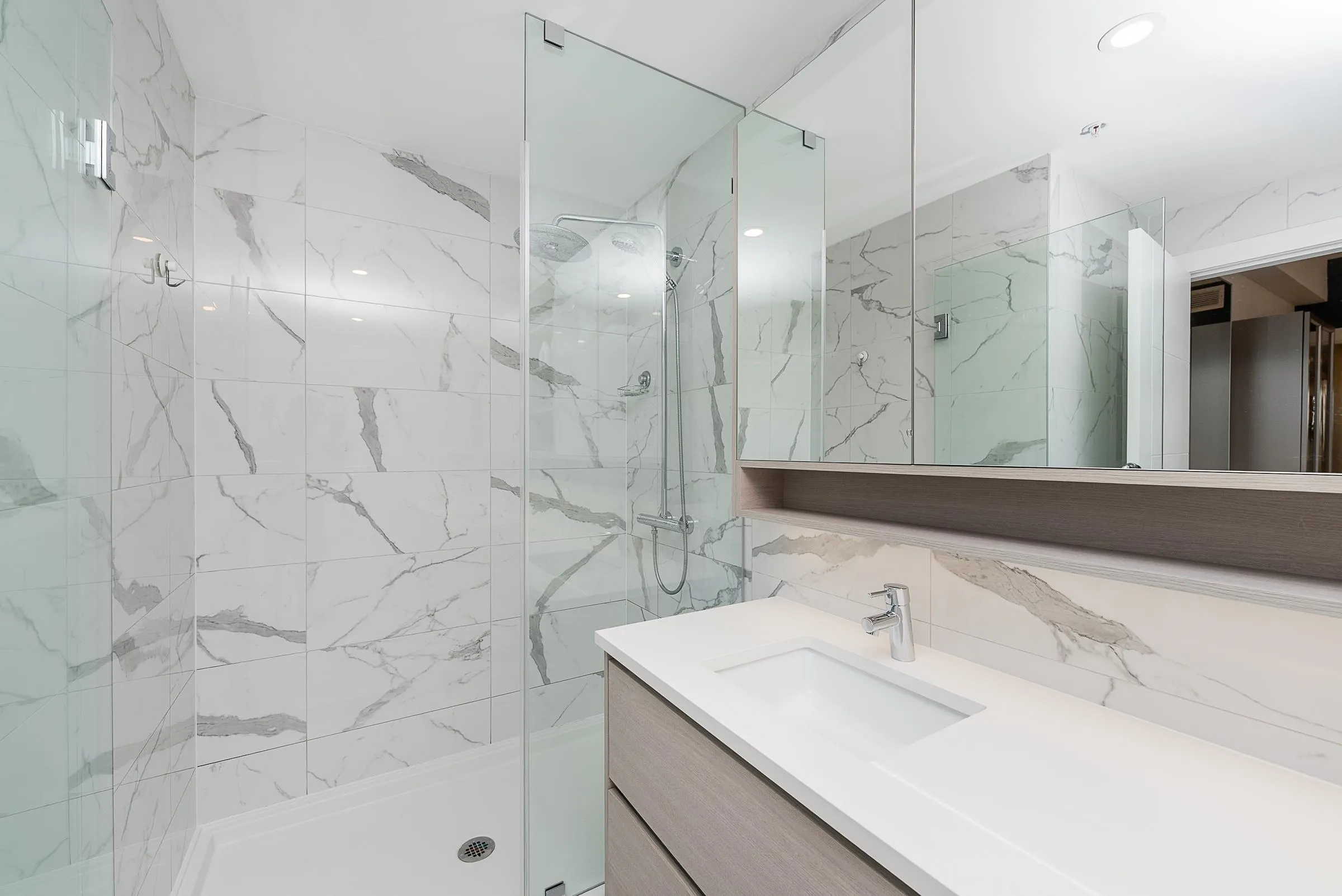 2901 823 Carnarvon Street