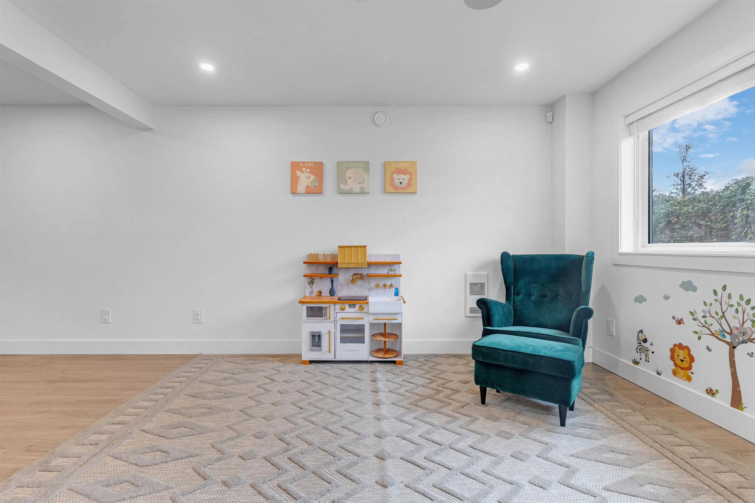 32546 Pandora Avenue