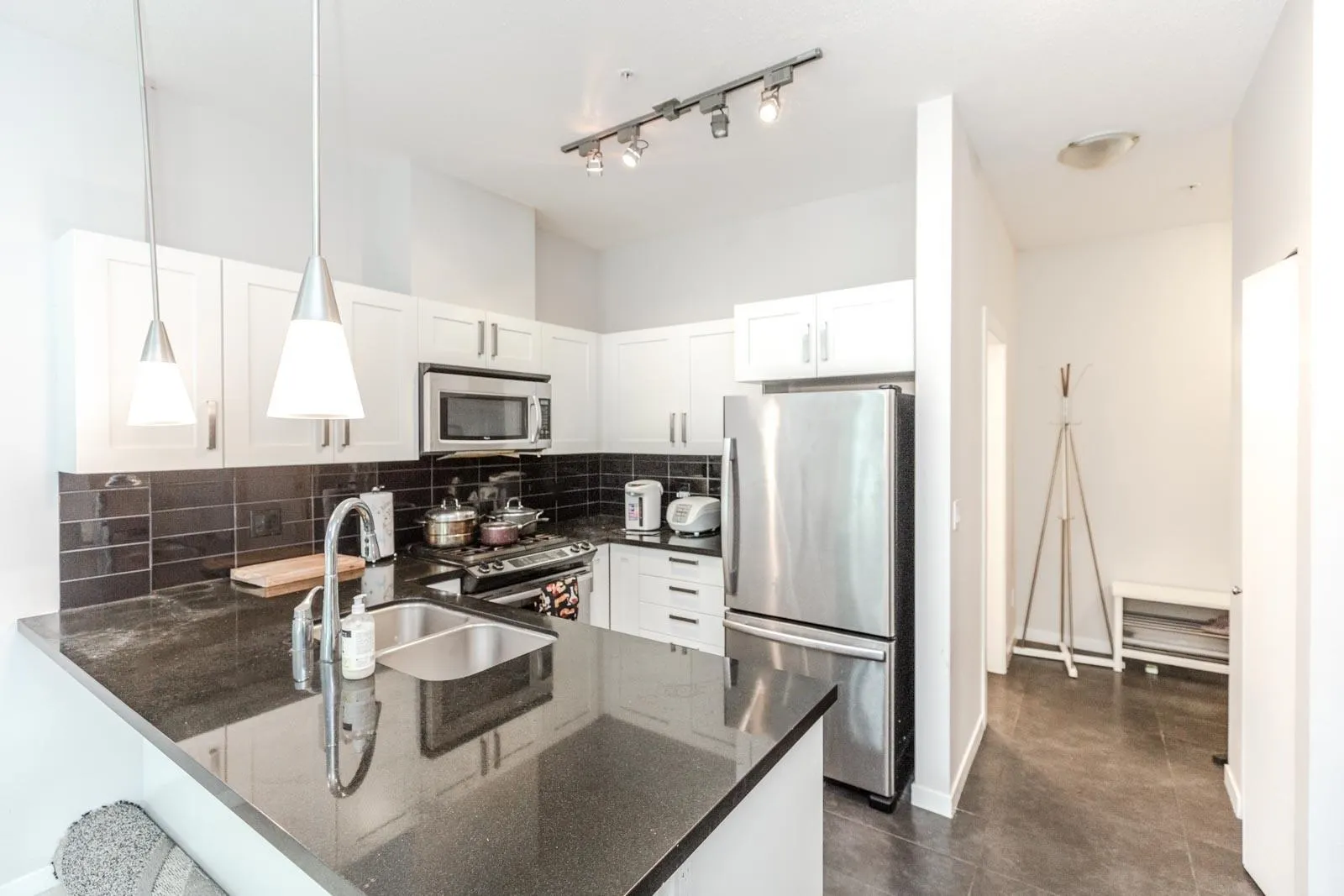 109 2133 Douglas Road