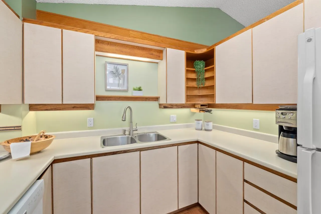 2142 St. Andrews Avenue