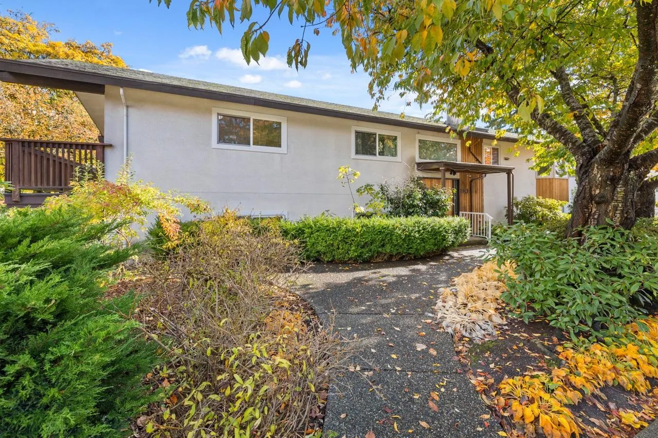 2142 St. Andrews Avenue