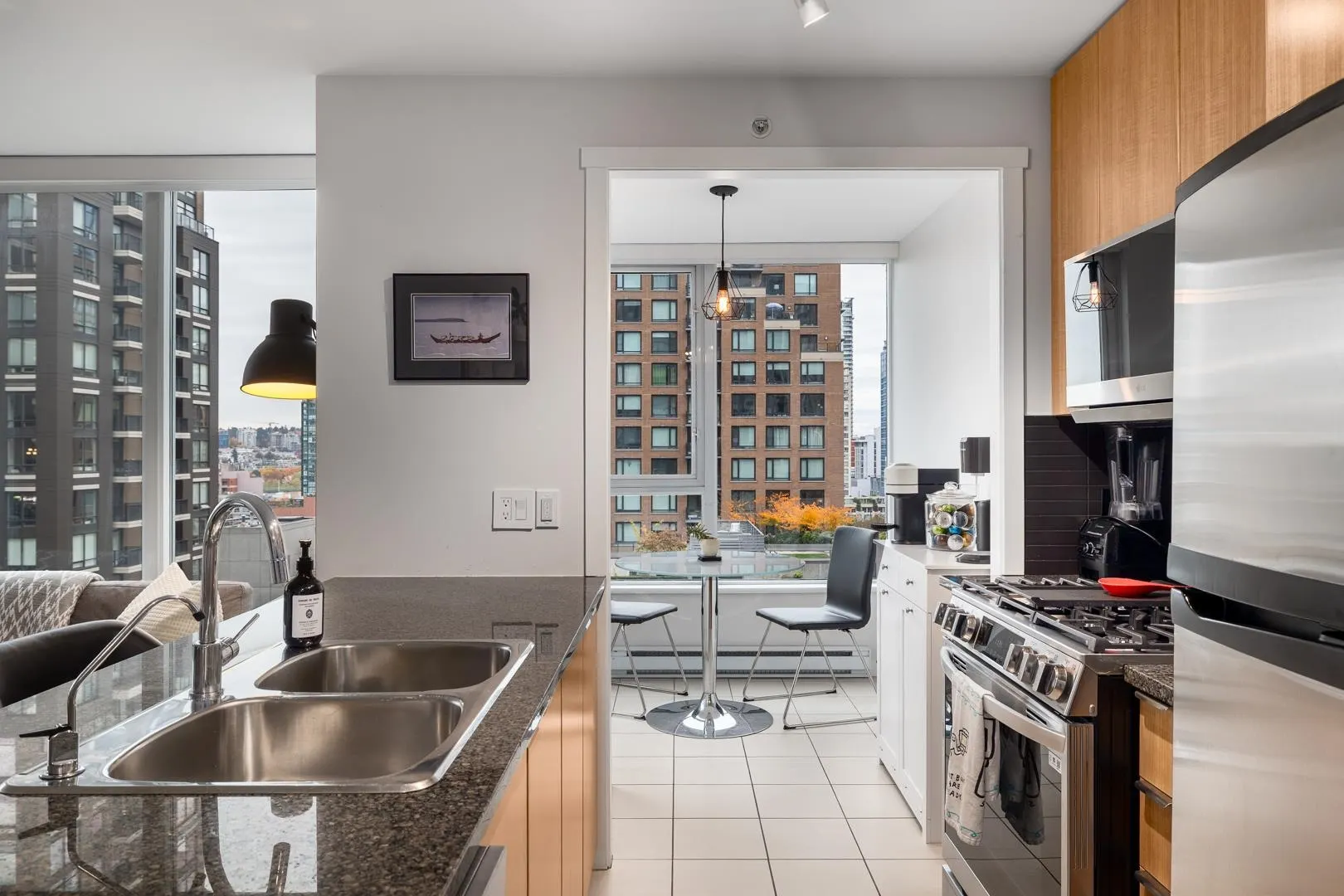 1107 1010 Richards Street