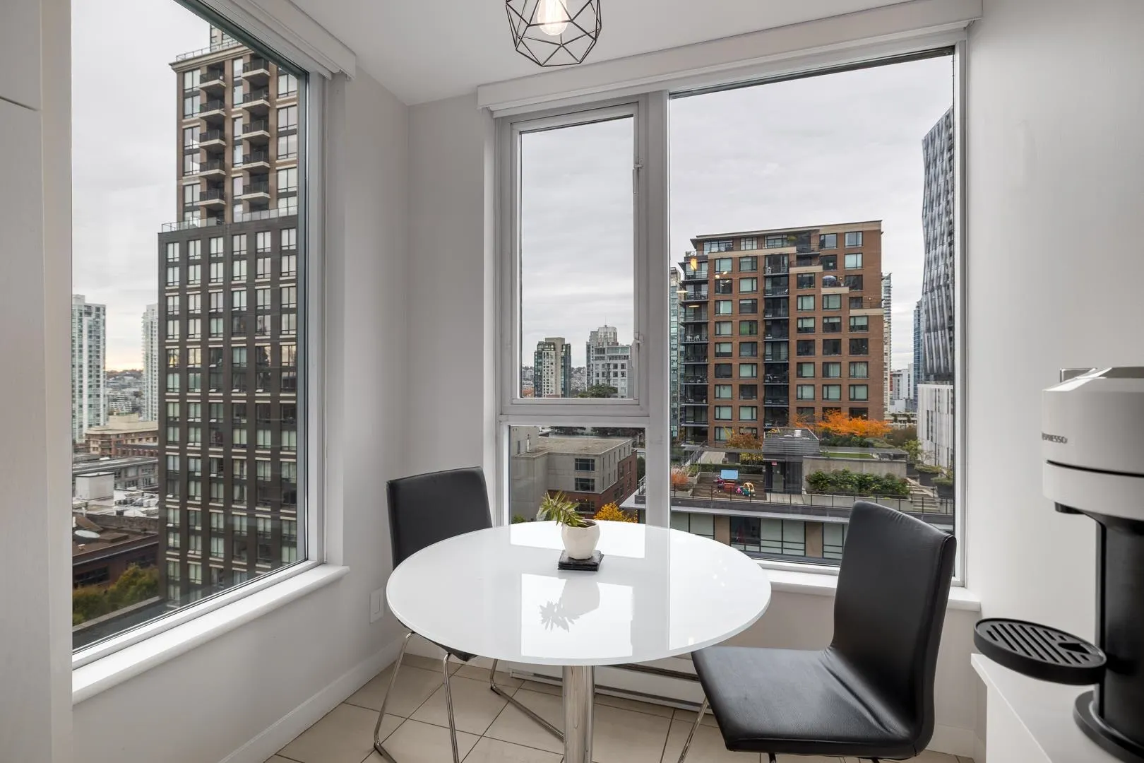 1107 1010 Richards Street