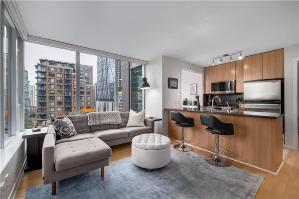 1107 1010 Richards Street