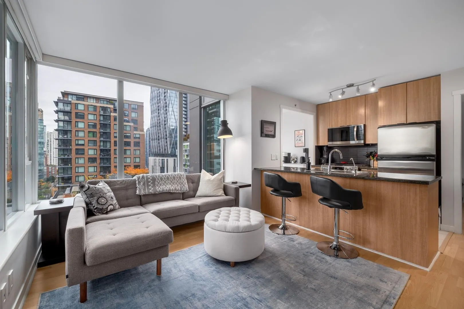 1107 1010 Richards Street