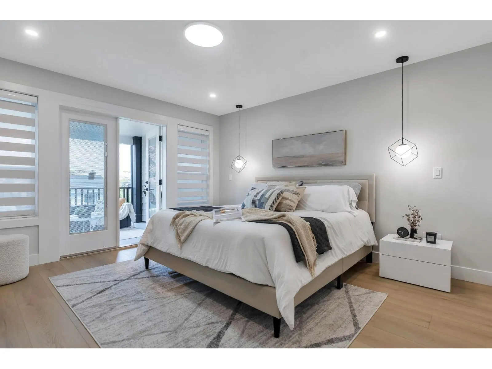 15570 Oxenham Avenue