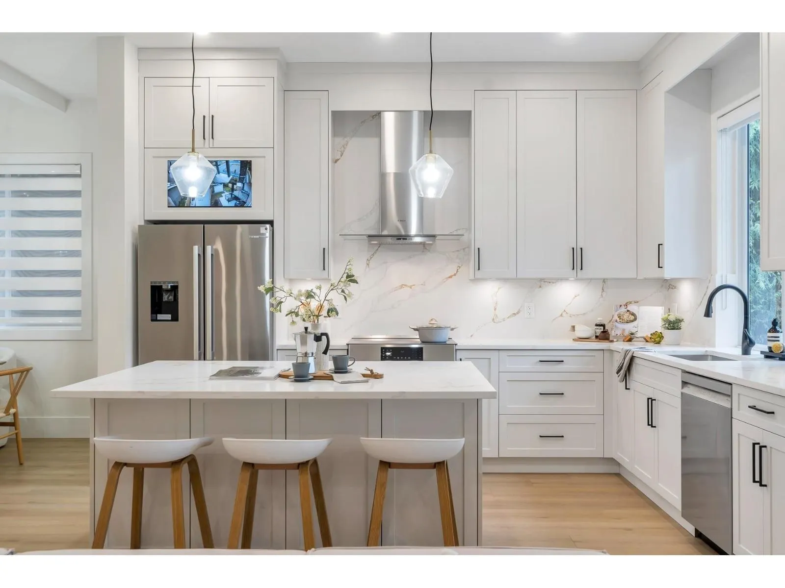 15570 Oxenham Avenue