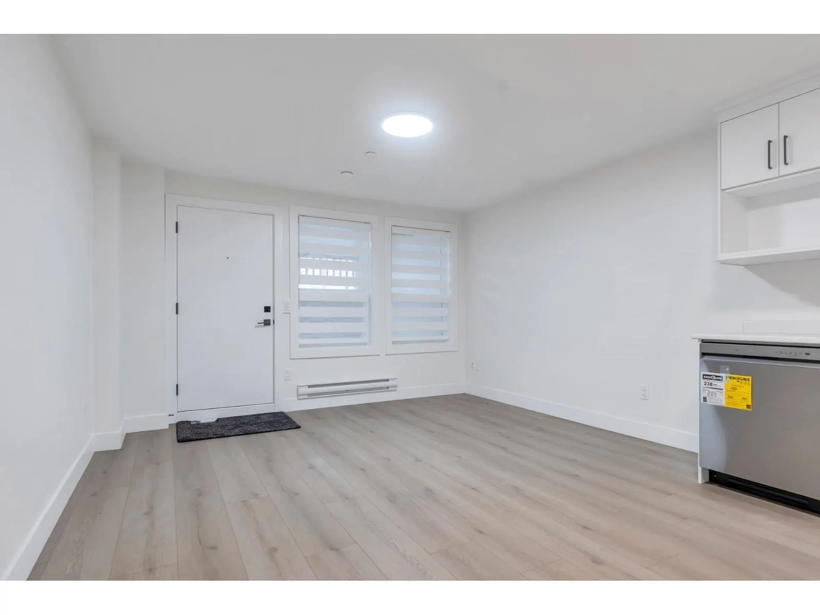 15570 Oxenham Avenue