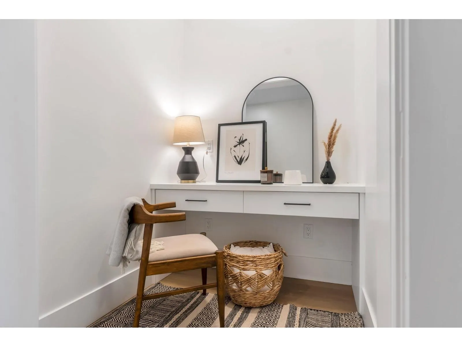 15570 Oxenham Avenue