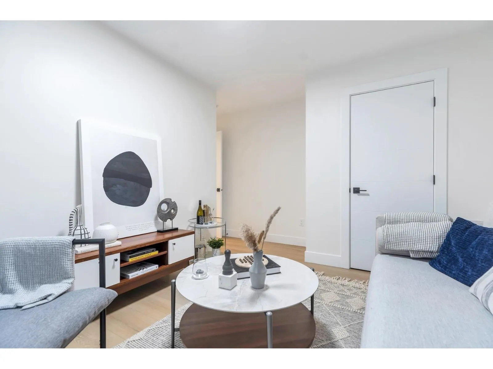 15570 Oxenham Avenue