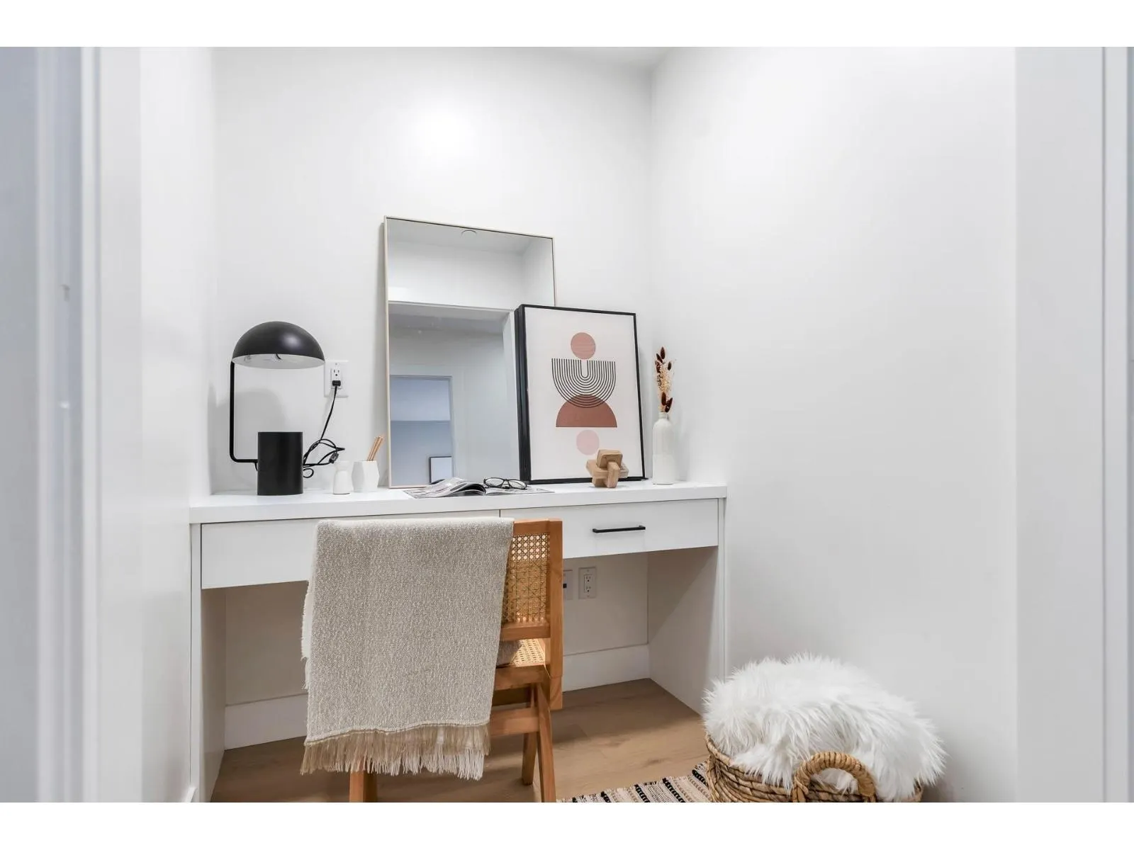 15570 Oxenham Avenue