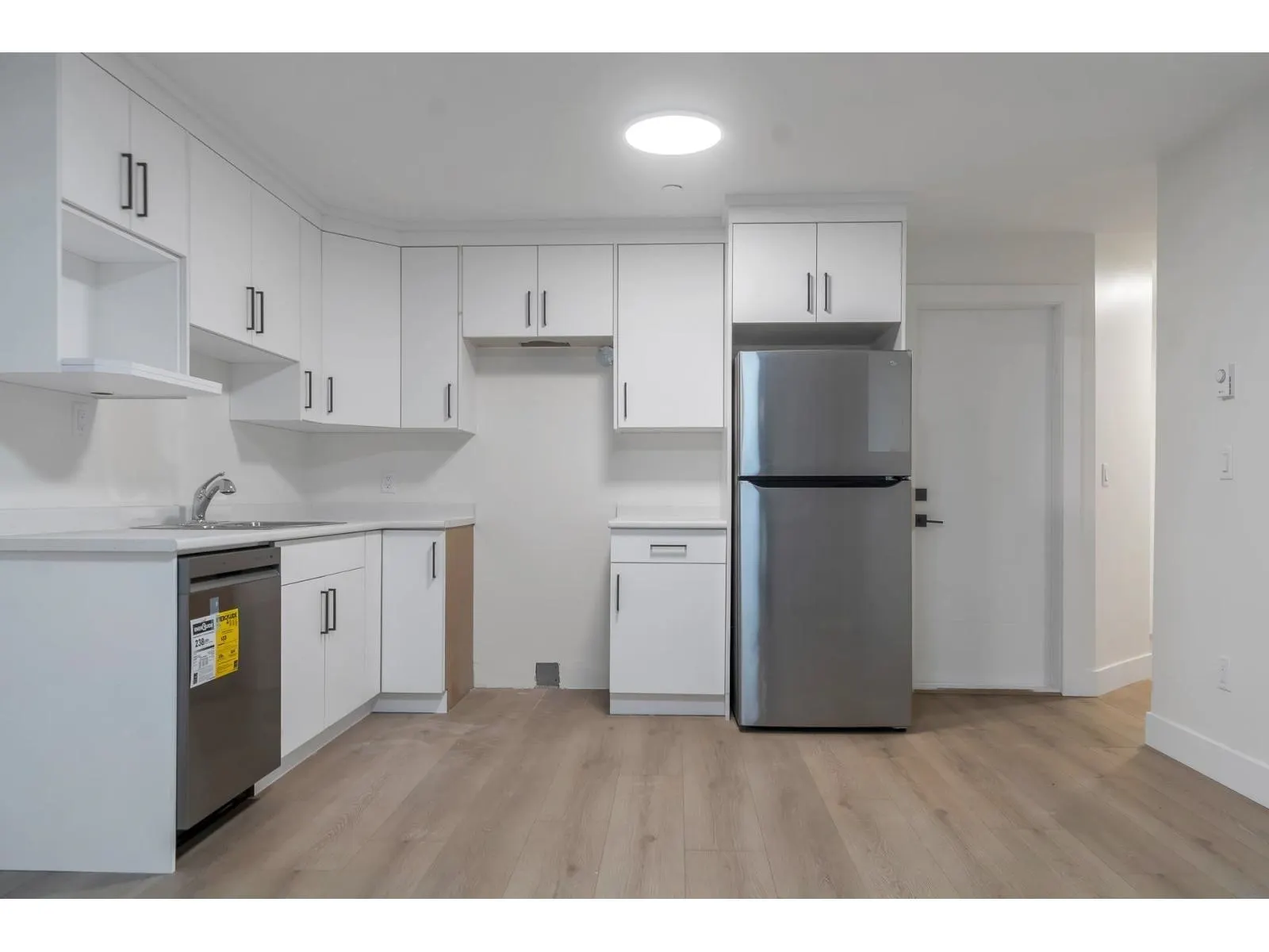 15570 Oxenham Avenue