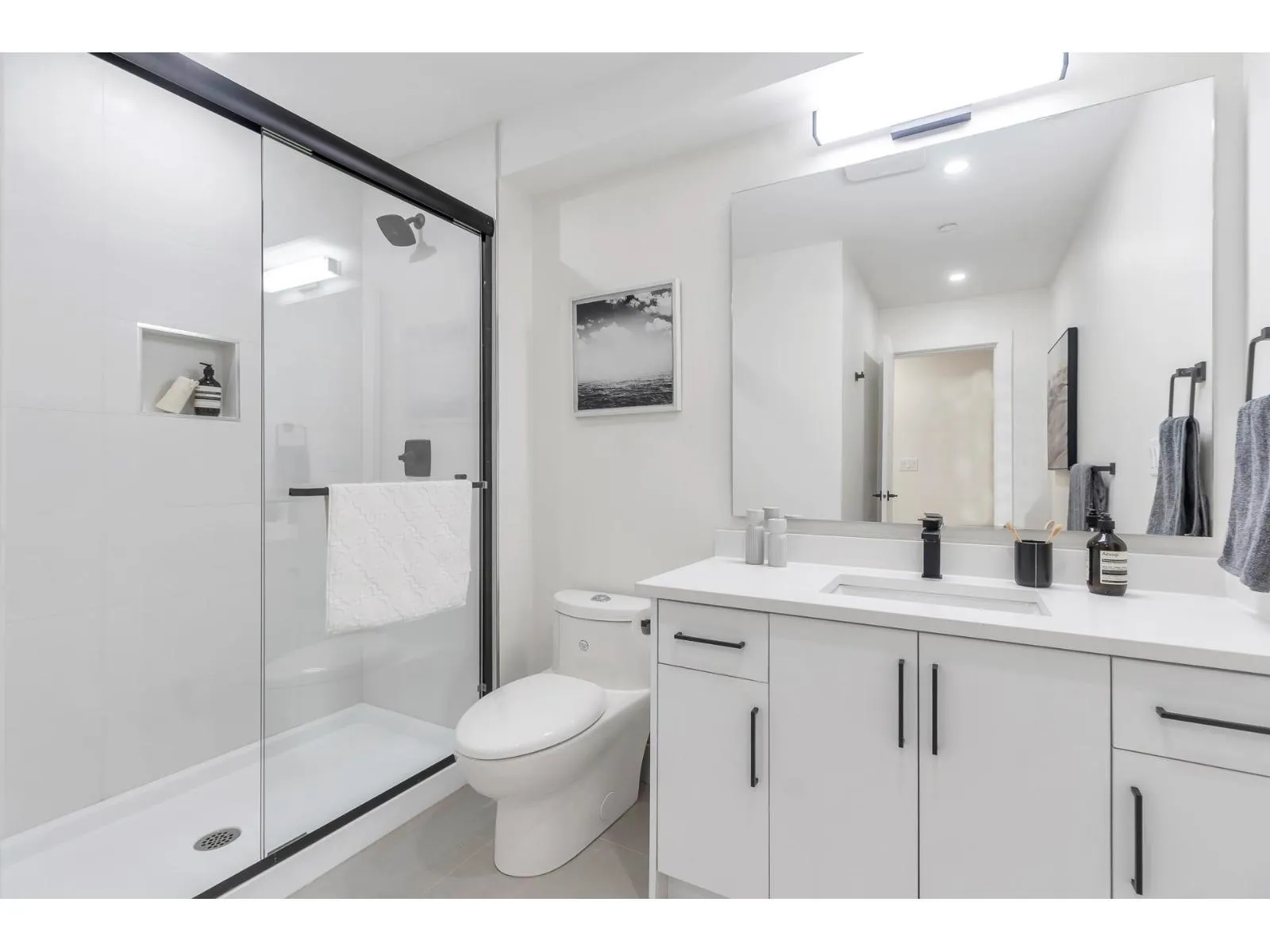 15570 Oxenham Avenue