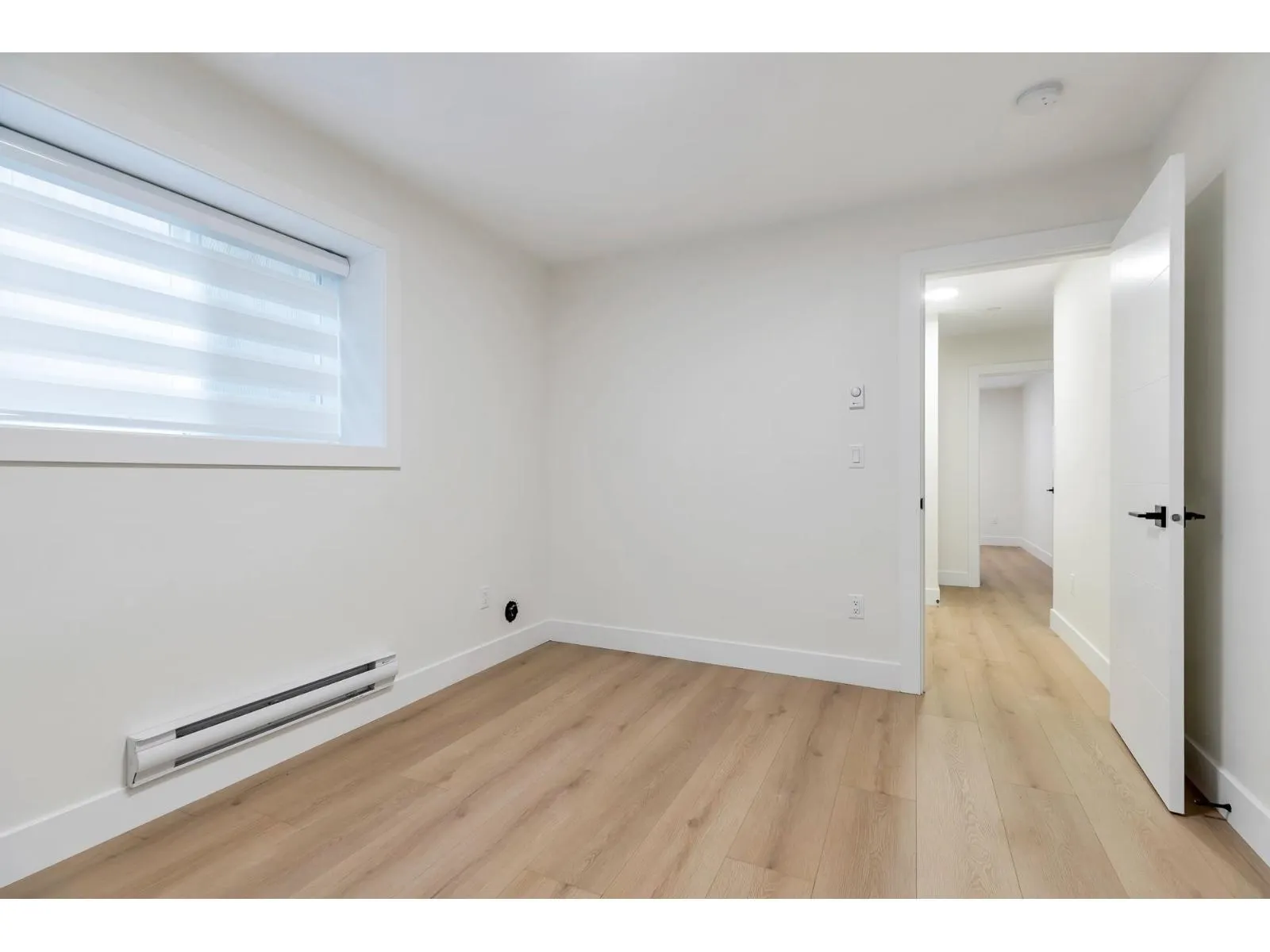 15570 Oxenham Avenue