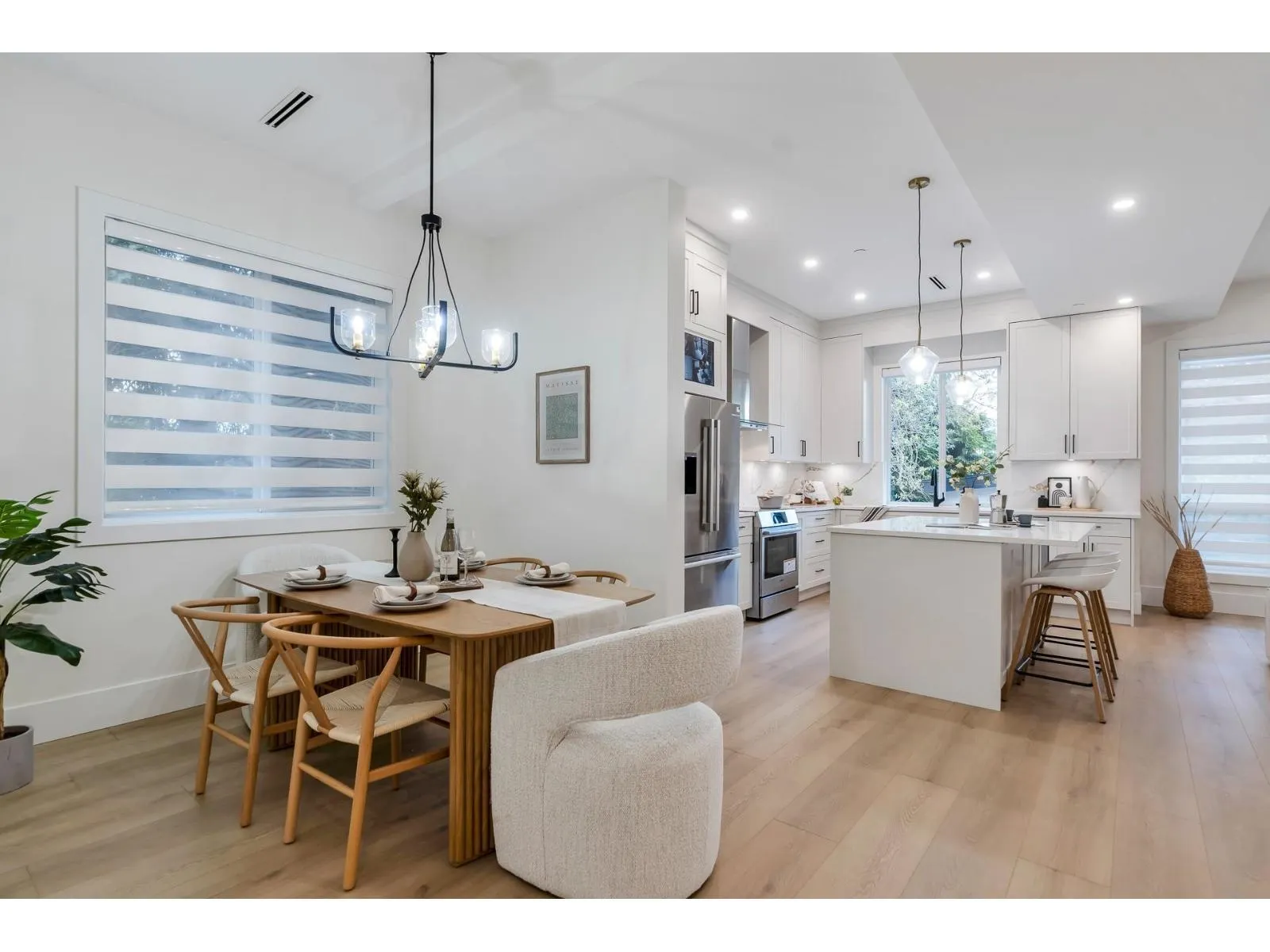 15570 Oxenham Avenue