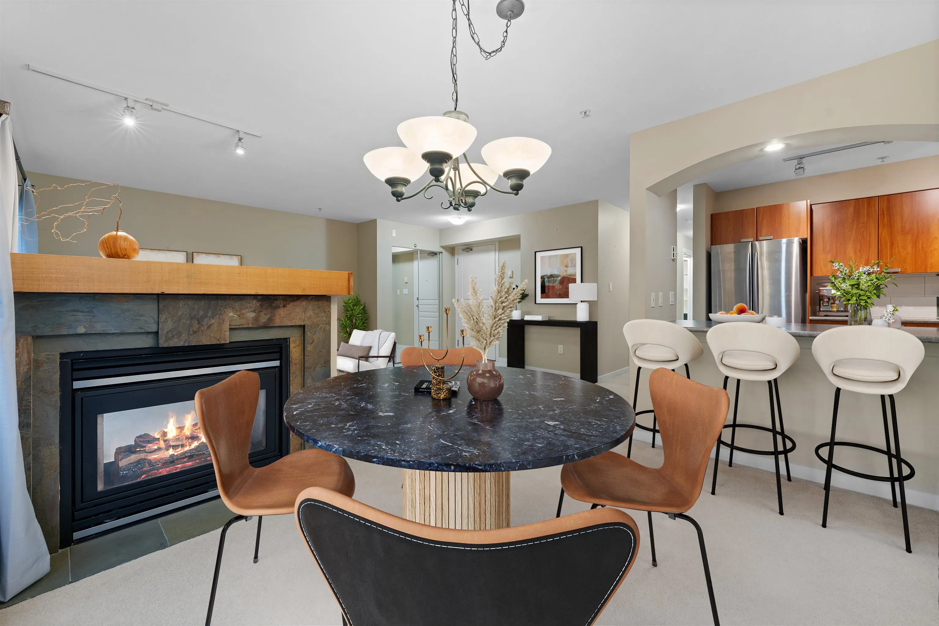 208 2323 Mamquam Road