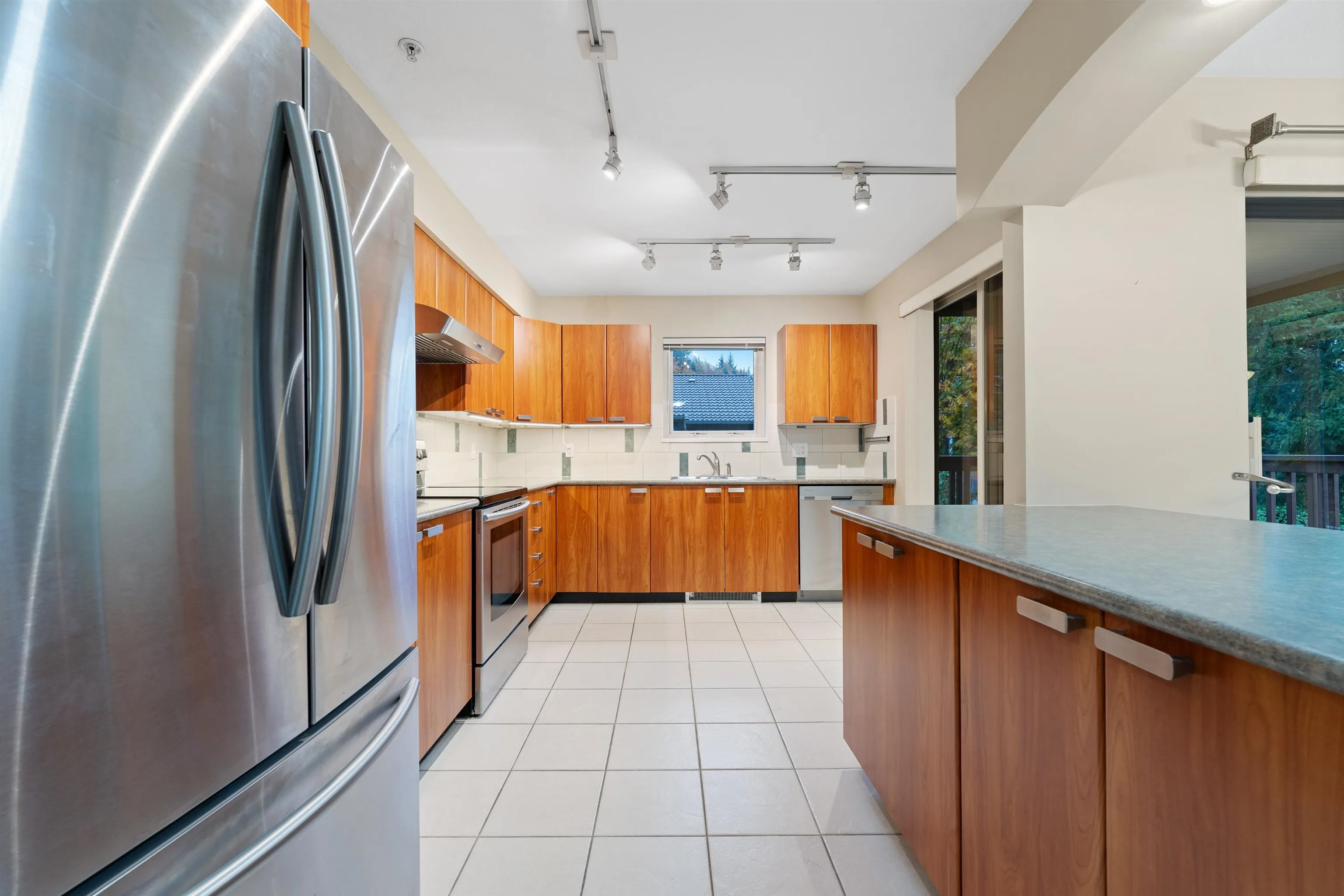 208 2323 Mamquam Road