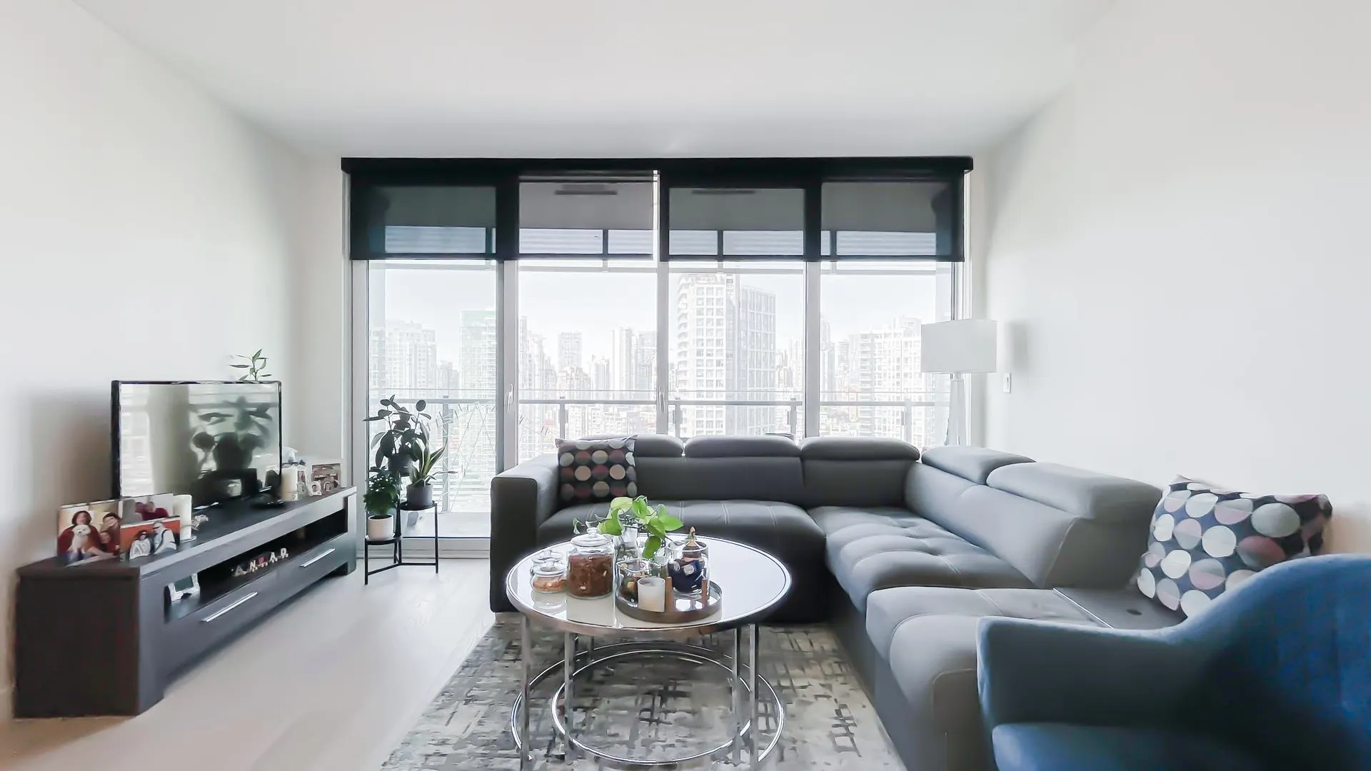 2220 89 Nelson Street