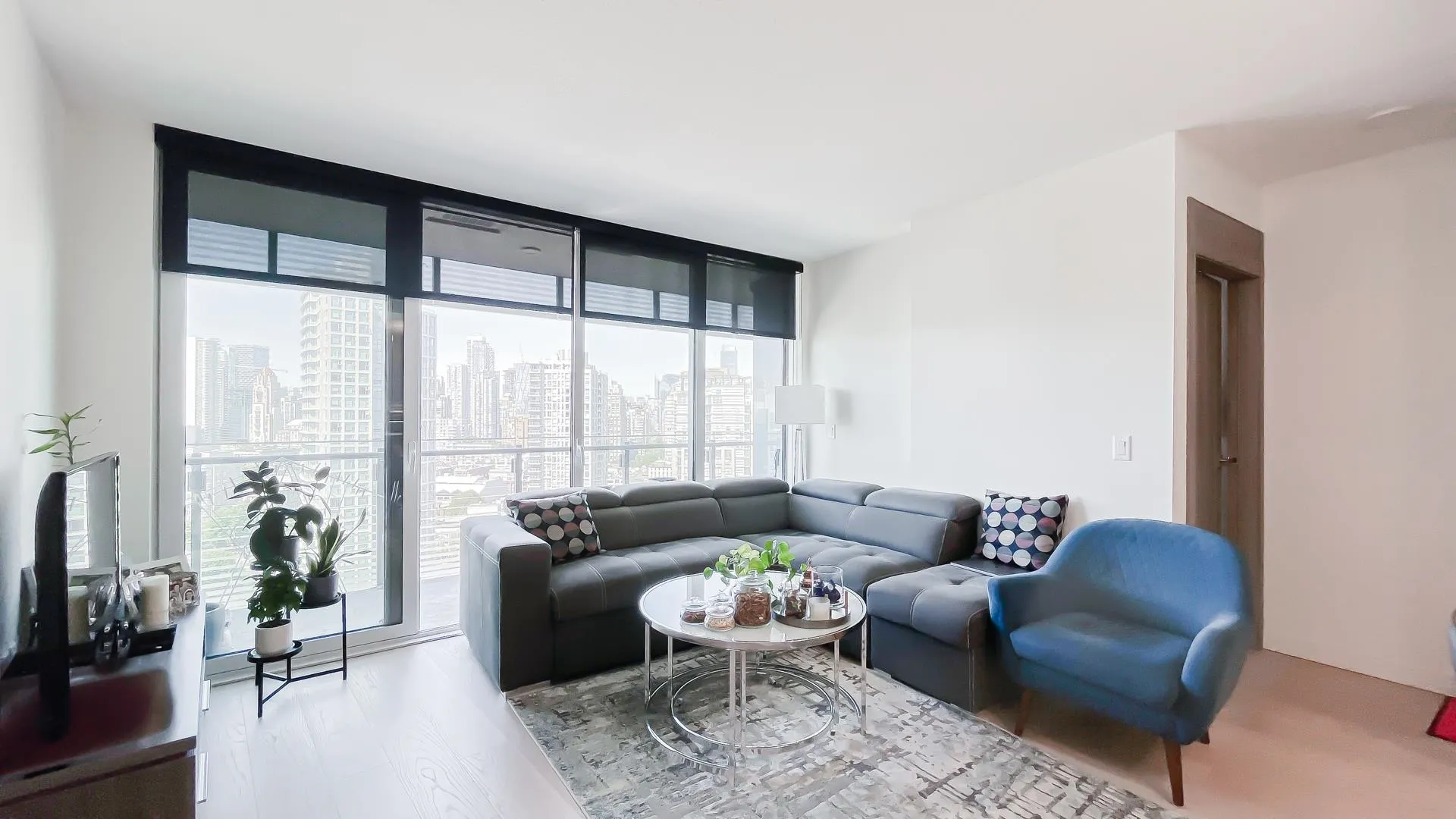 2220 89 Nelson Street