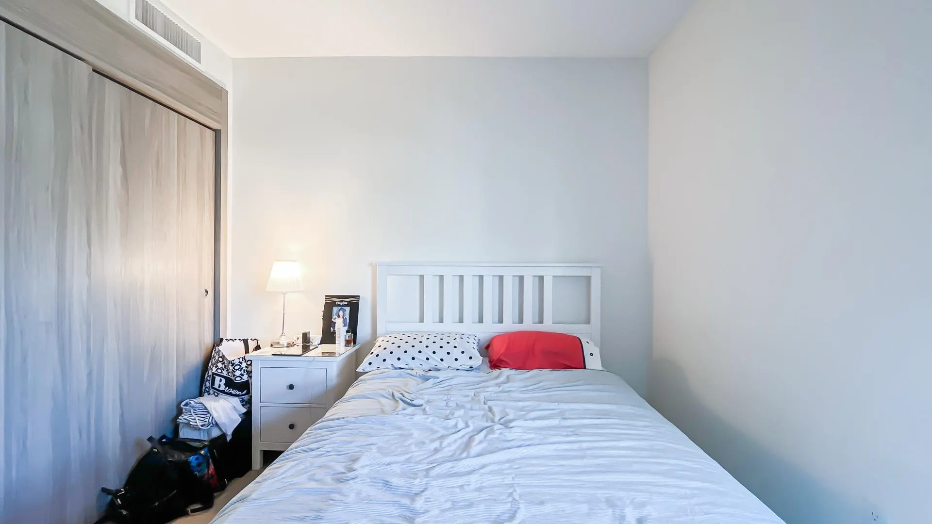 2220 89 Nelson Street