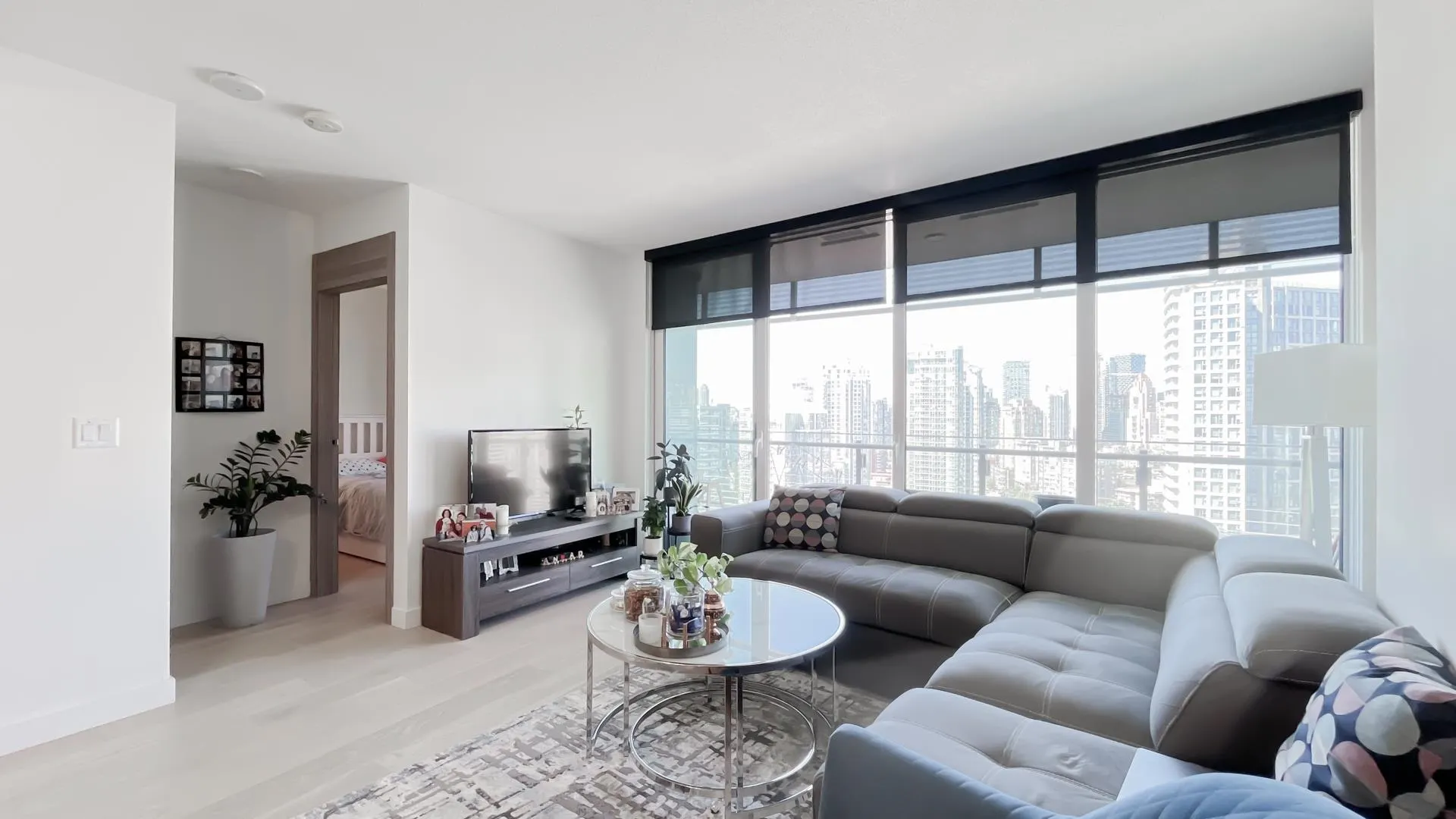 2220 89 Nelson Street