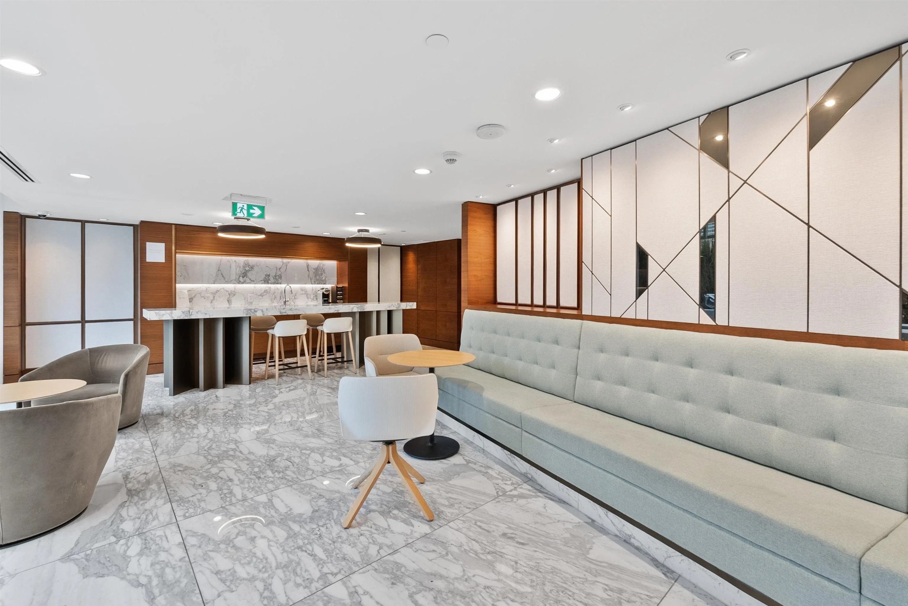 2220 89 Nelson Street