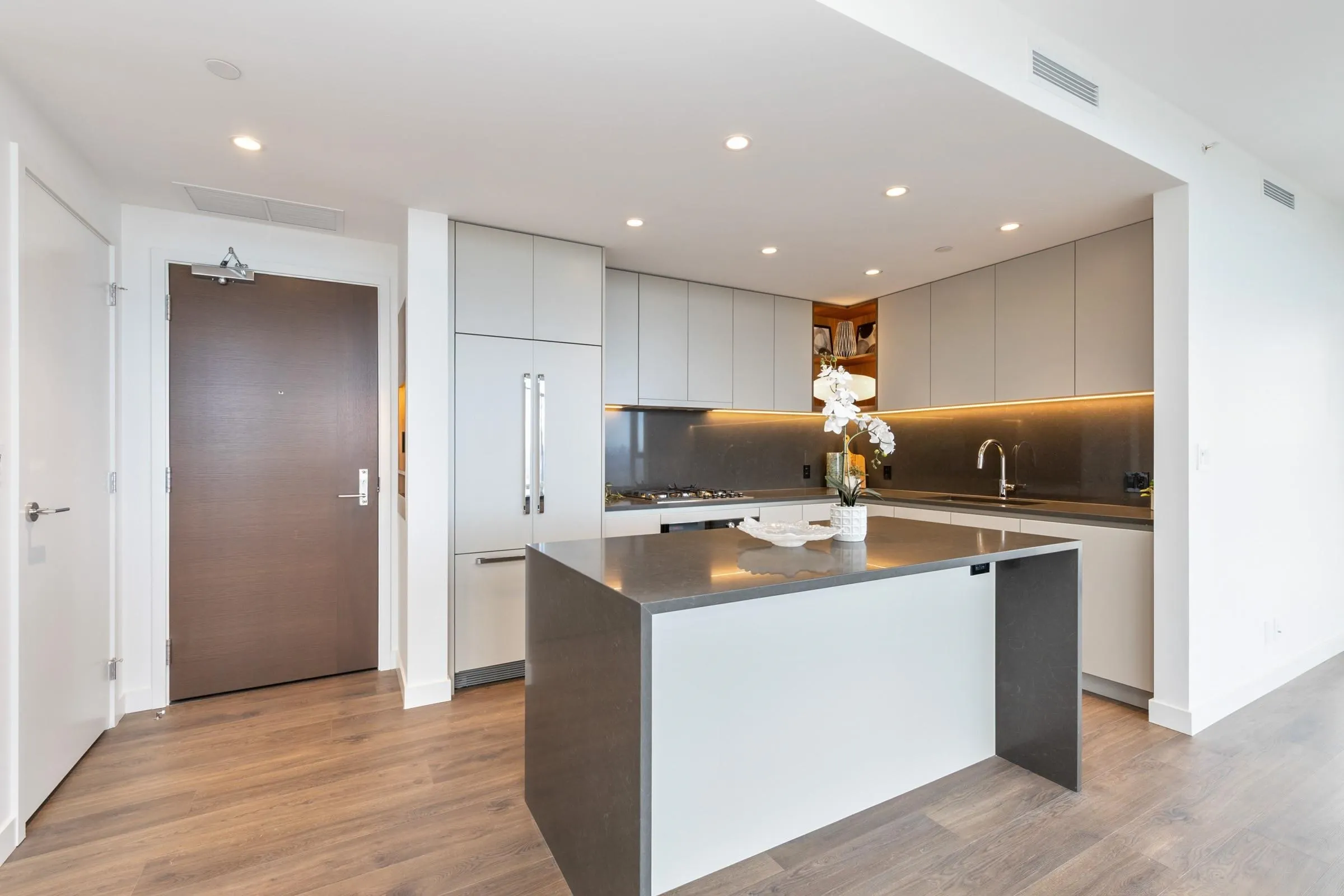 3207 720 Farrow Street