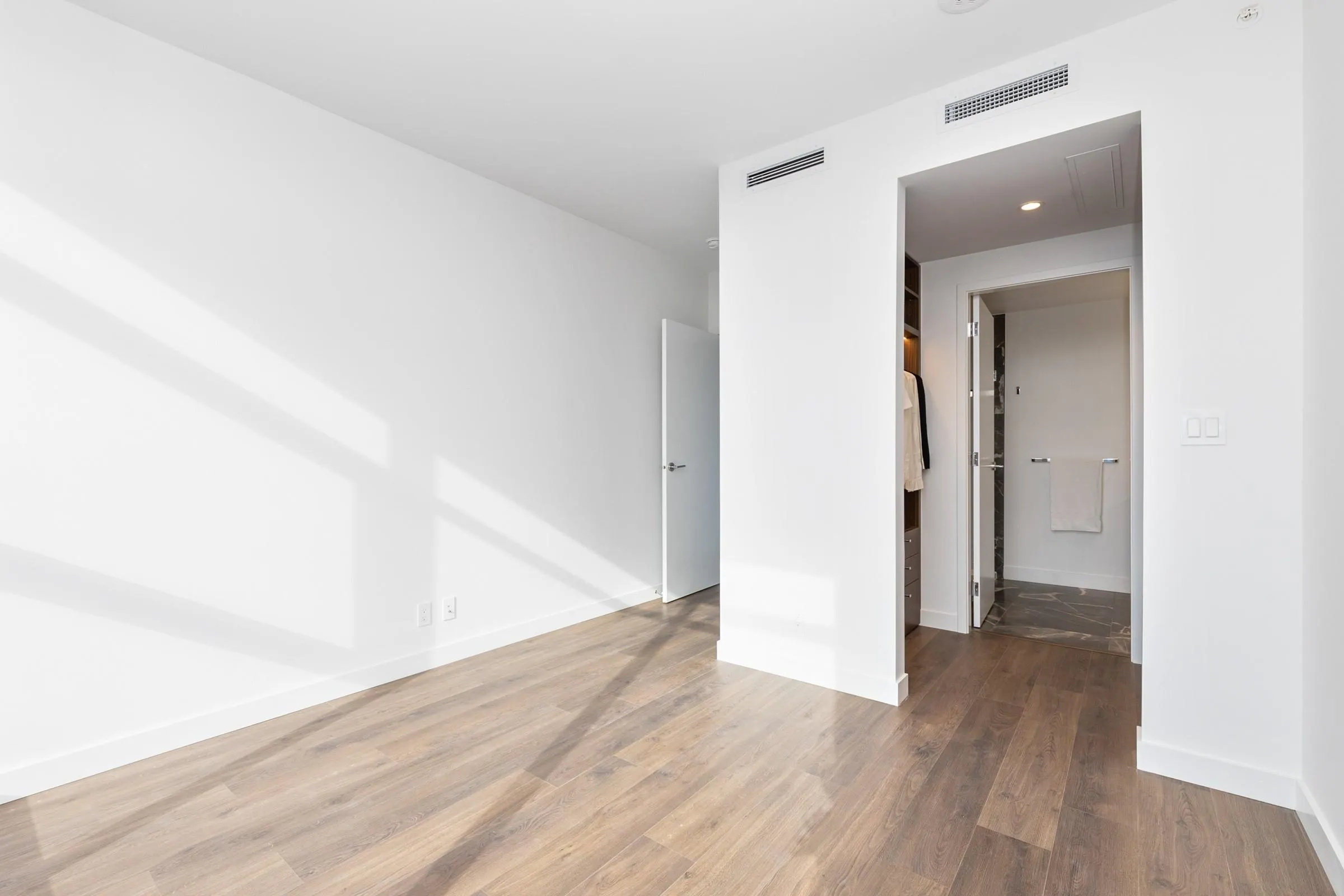 3207 720 Farrow Street