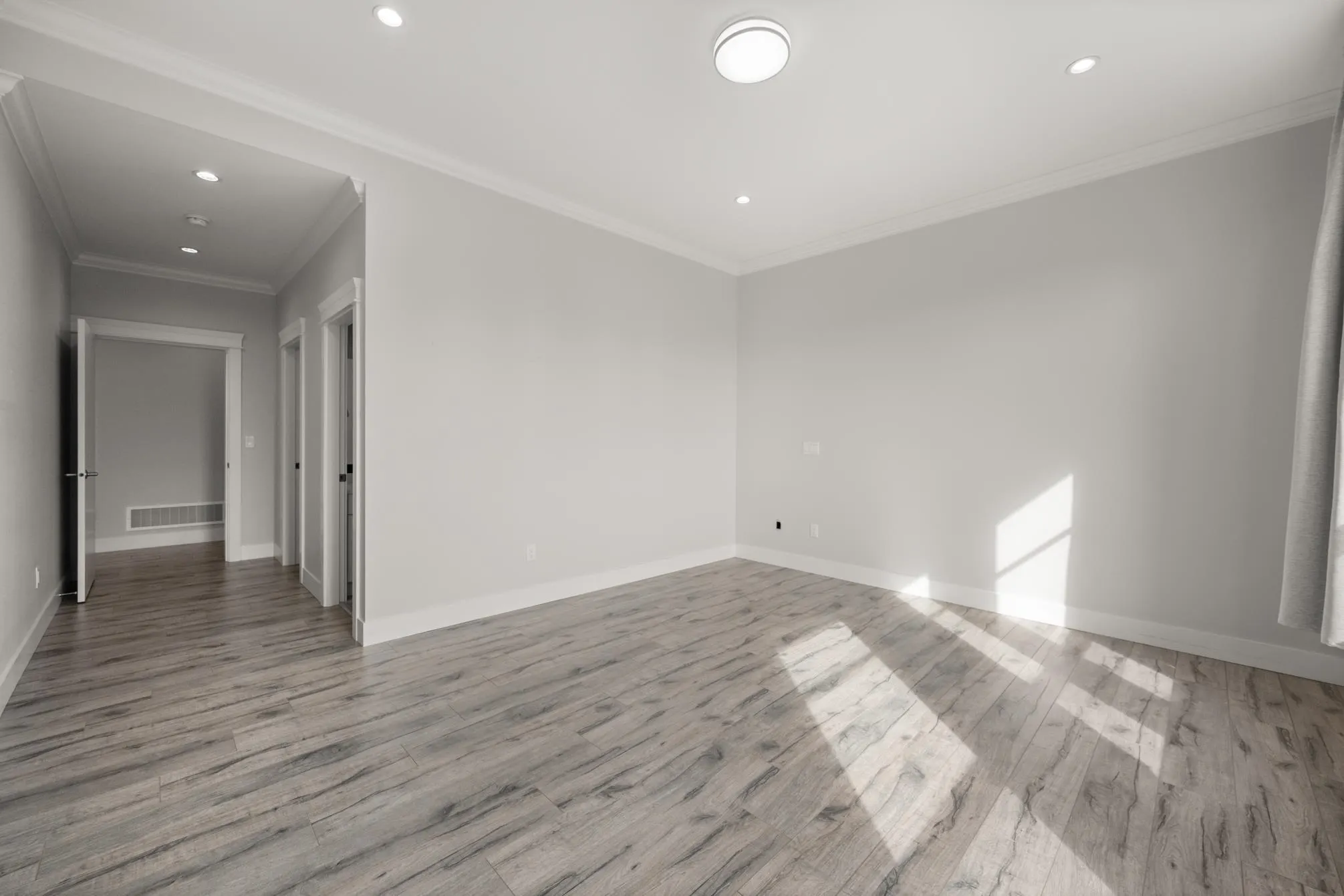 8379 Mctaggart Street