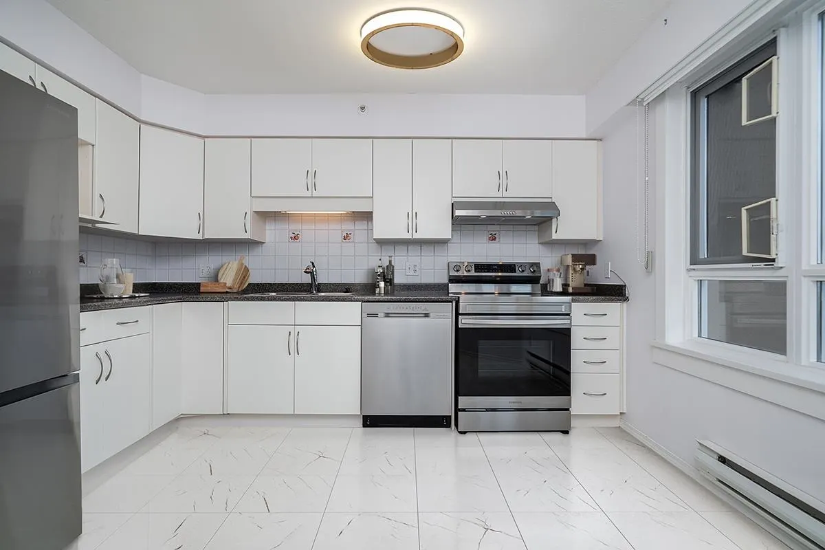 1403 3190 Gladwin Road