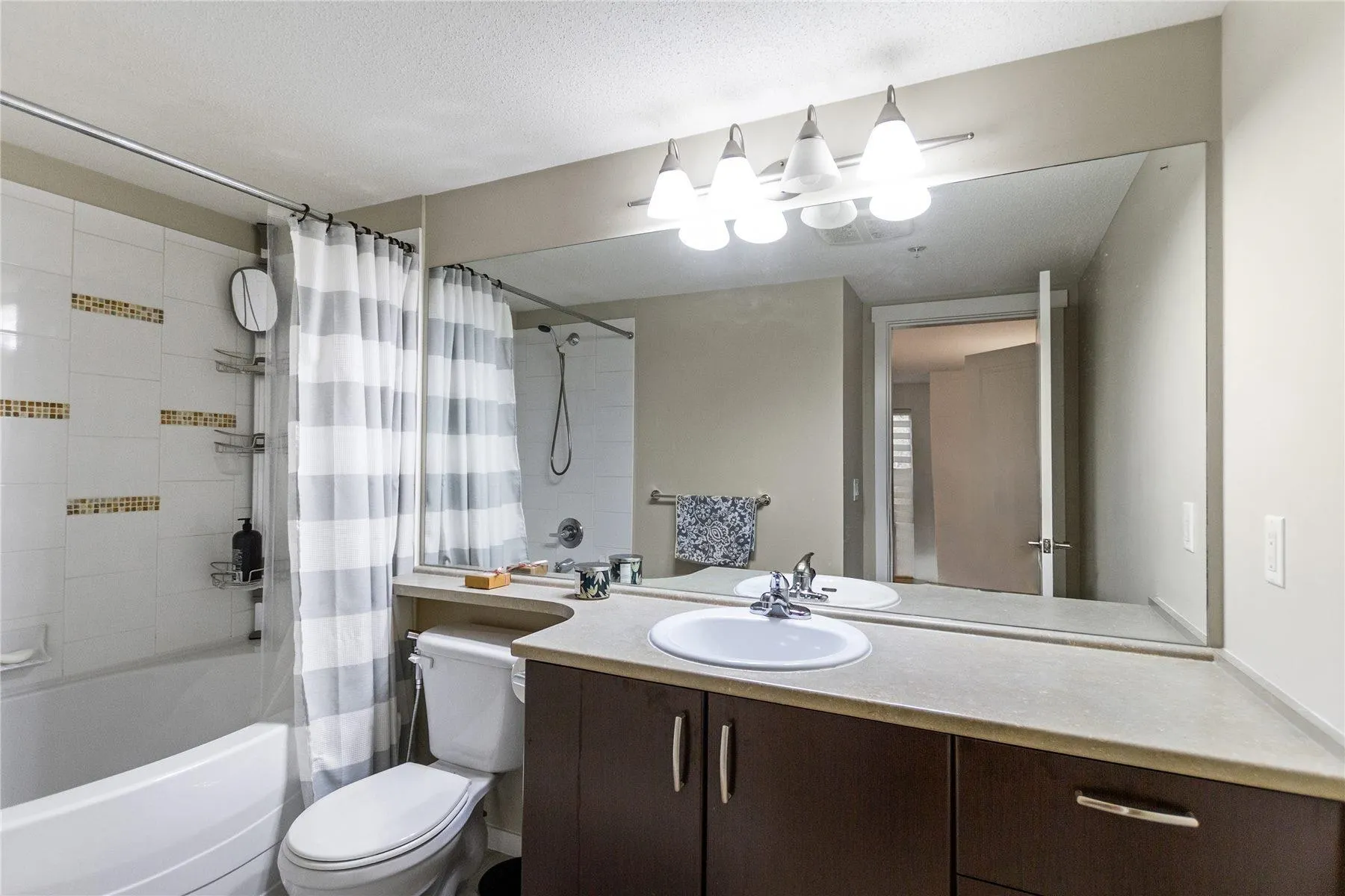 302 3132 Dayanee Springs Boulevard