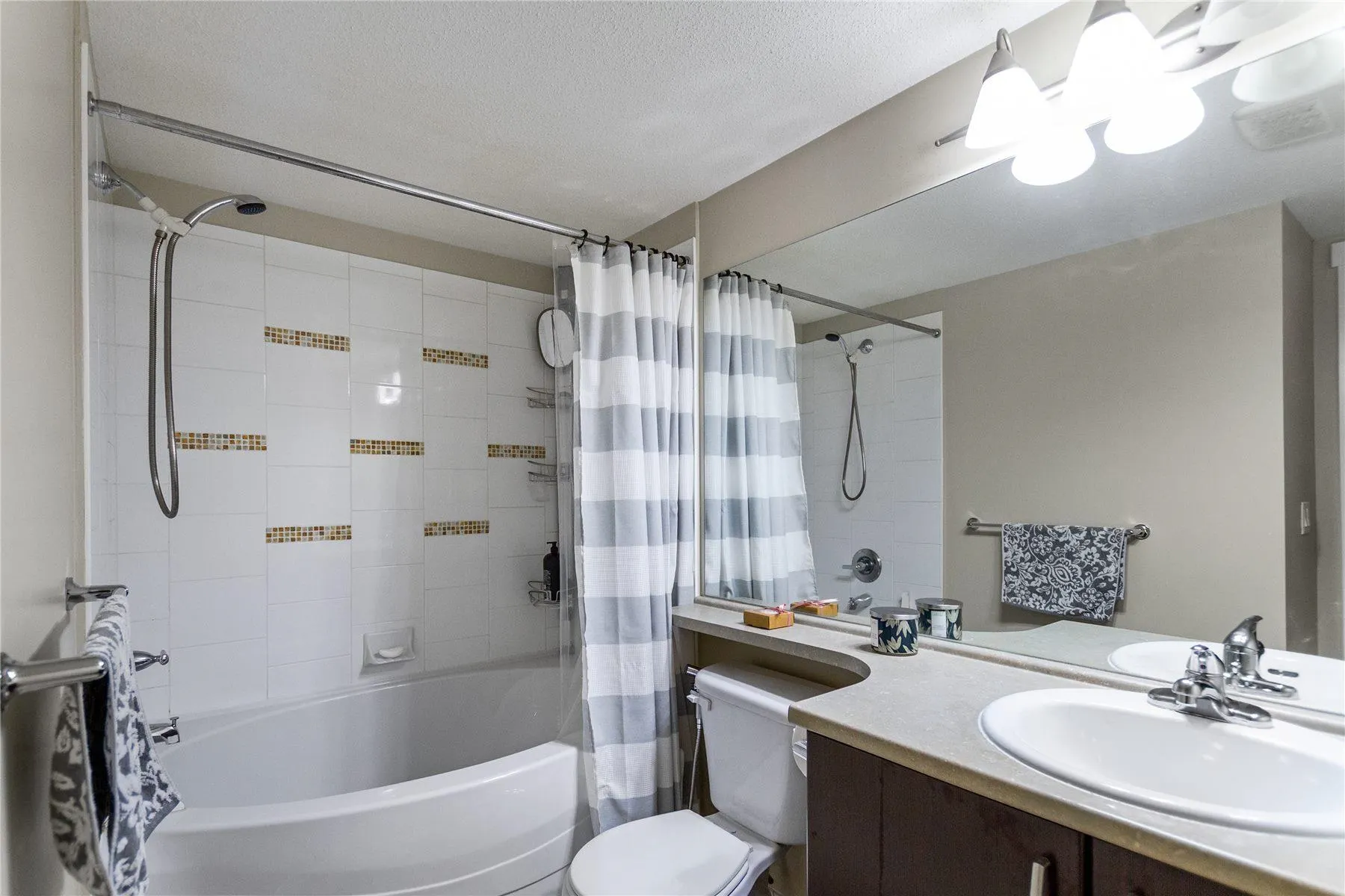 302 3132 Dayanee Springs Boulevard