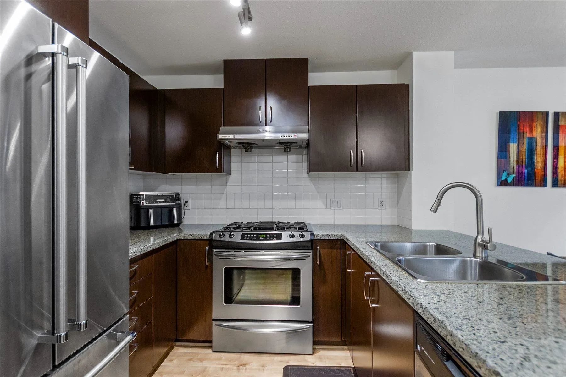 302 3132 Dayanee Springs Boulevard