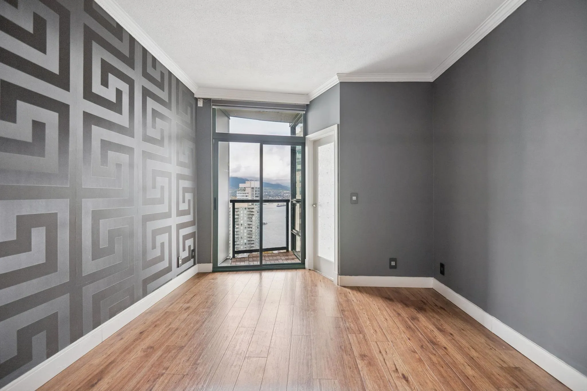 2608 1239 W Georgia Street