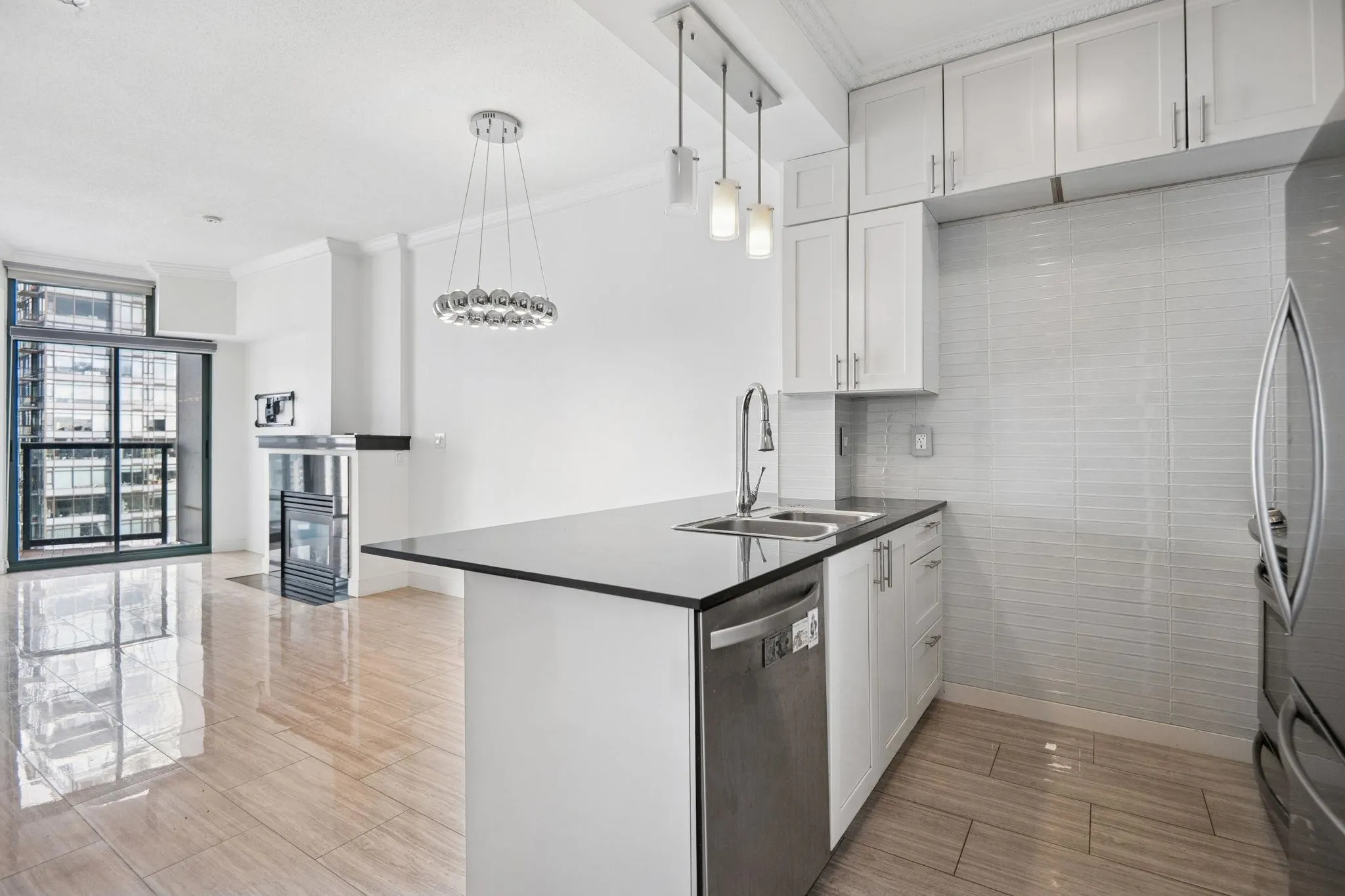 2608 1239 W Georgia Street