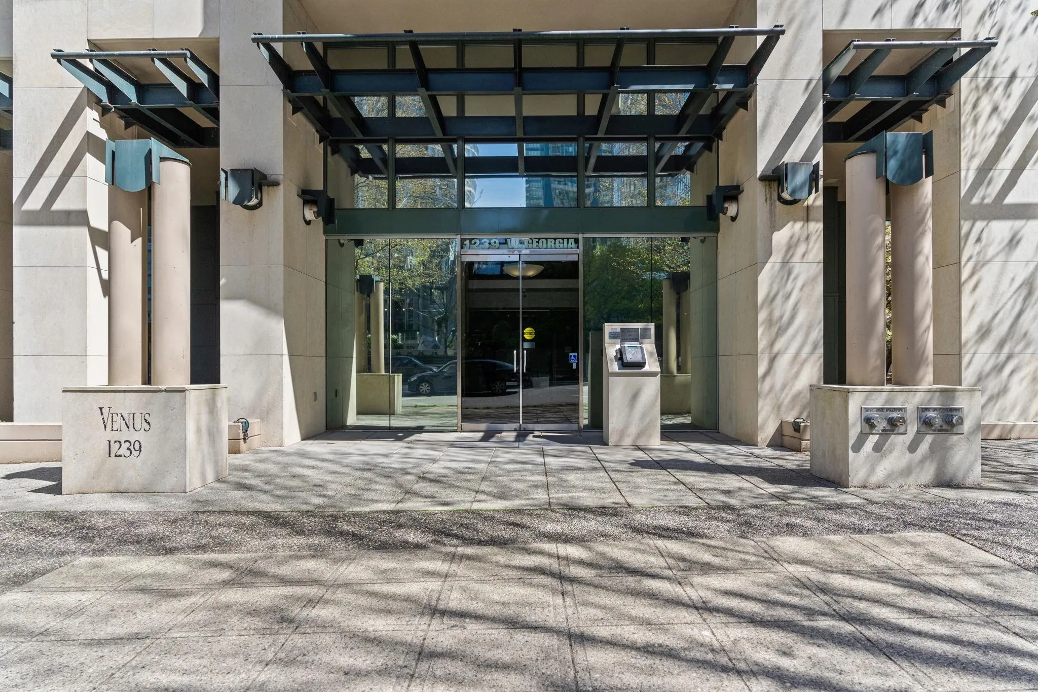 2608 1239 W Georgia Street