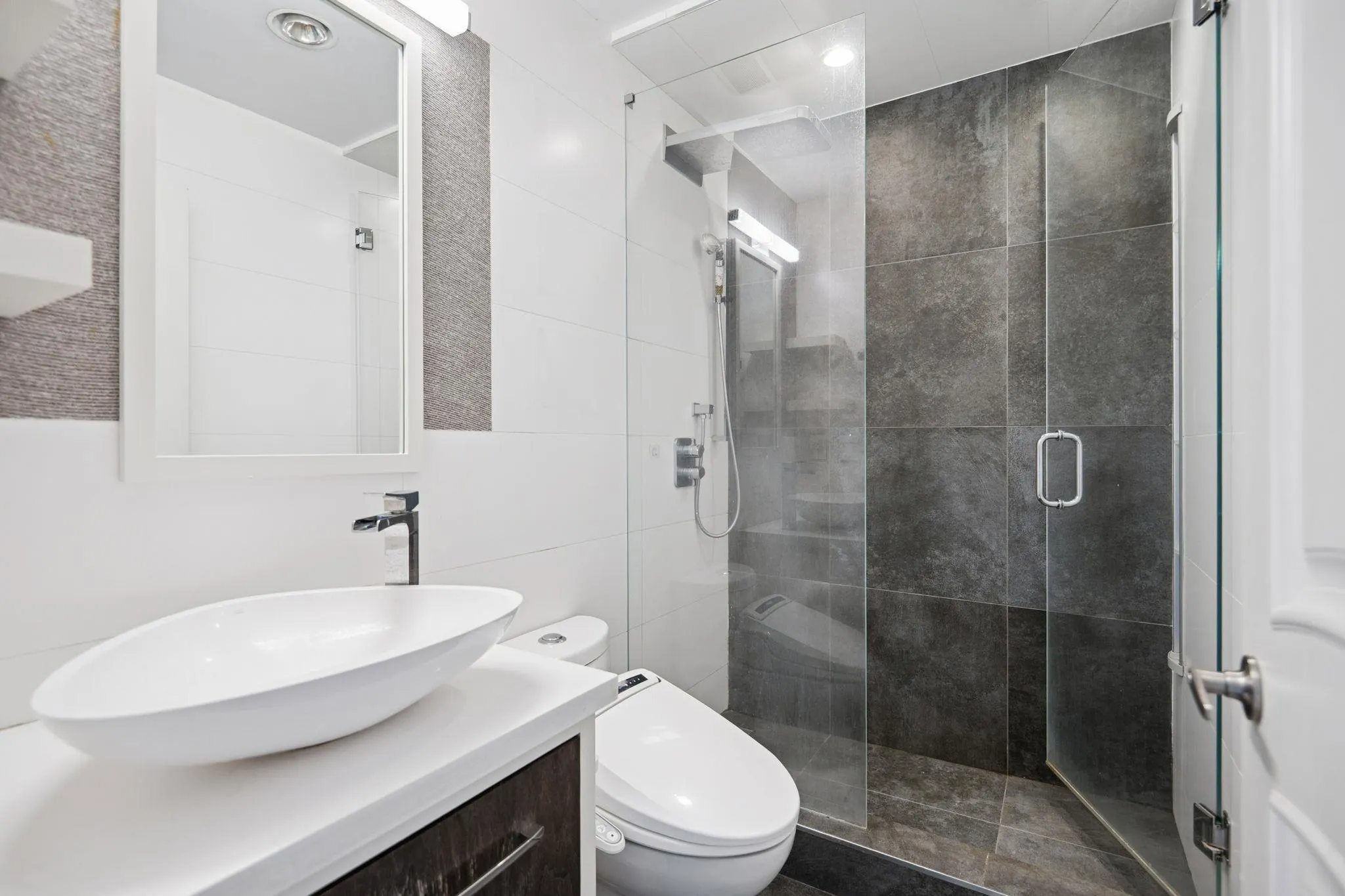 2608 1239 W Georgia Street