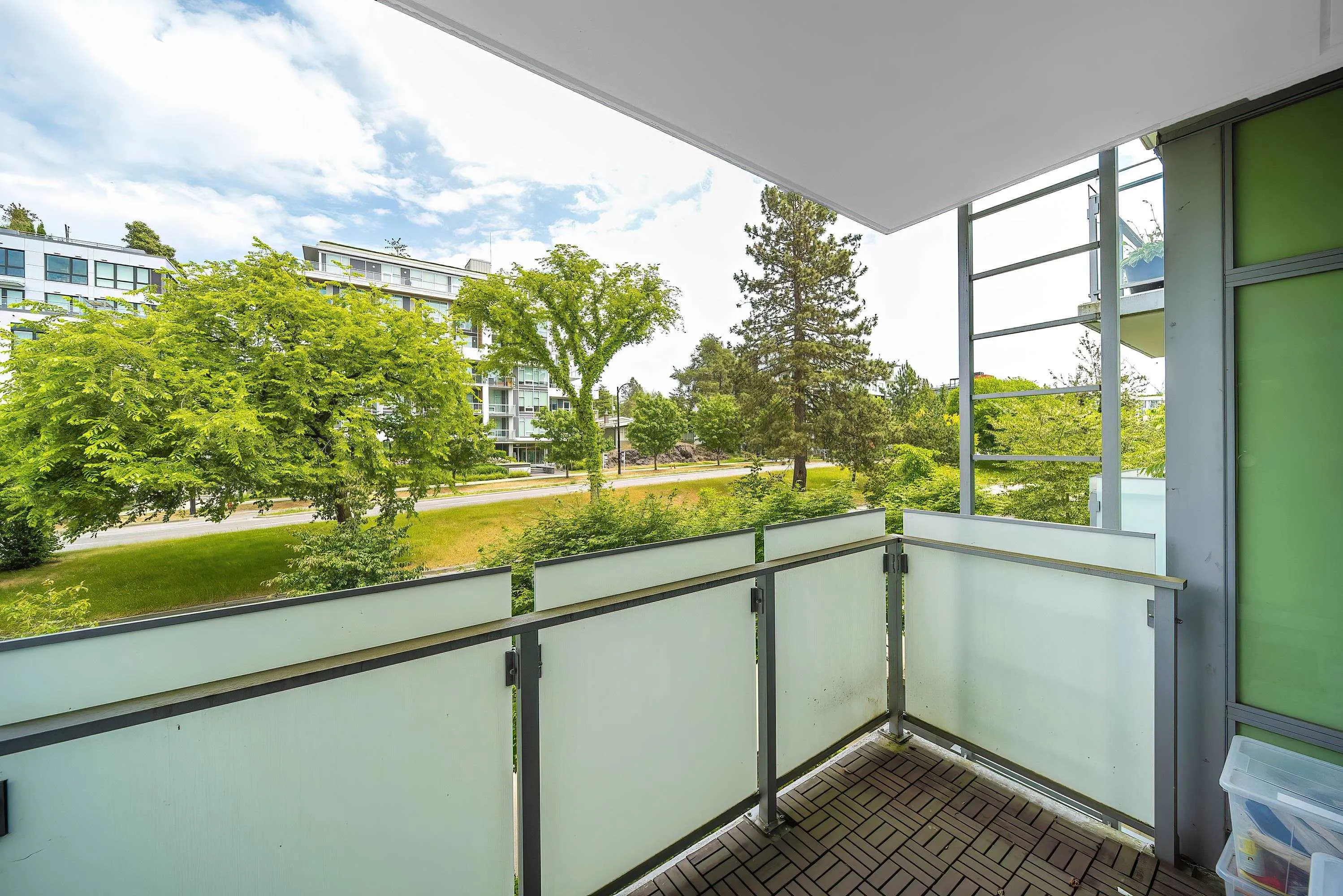 209 4963 Cambie Street