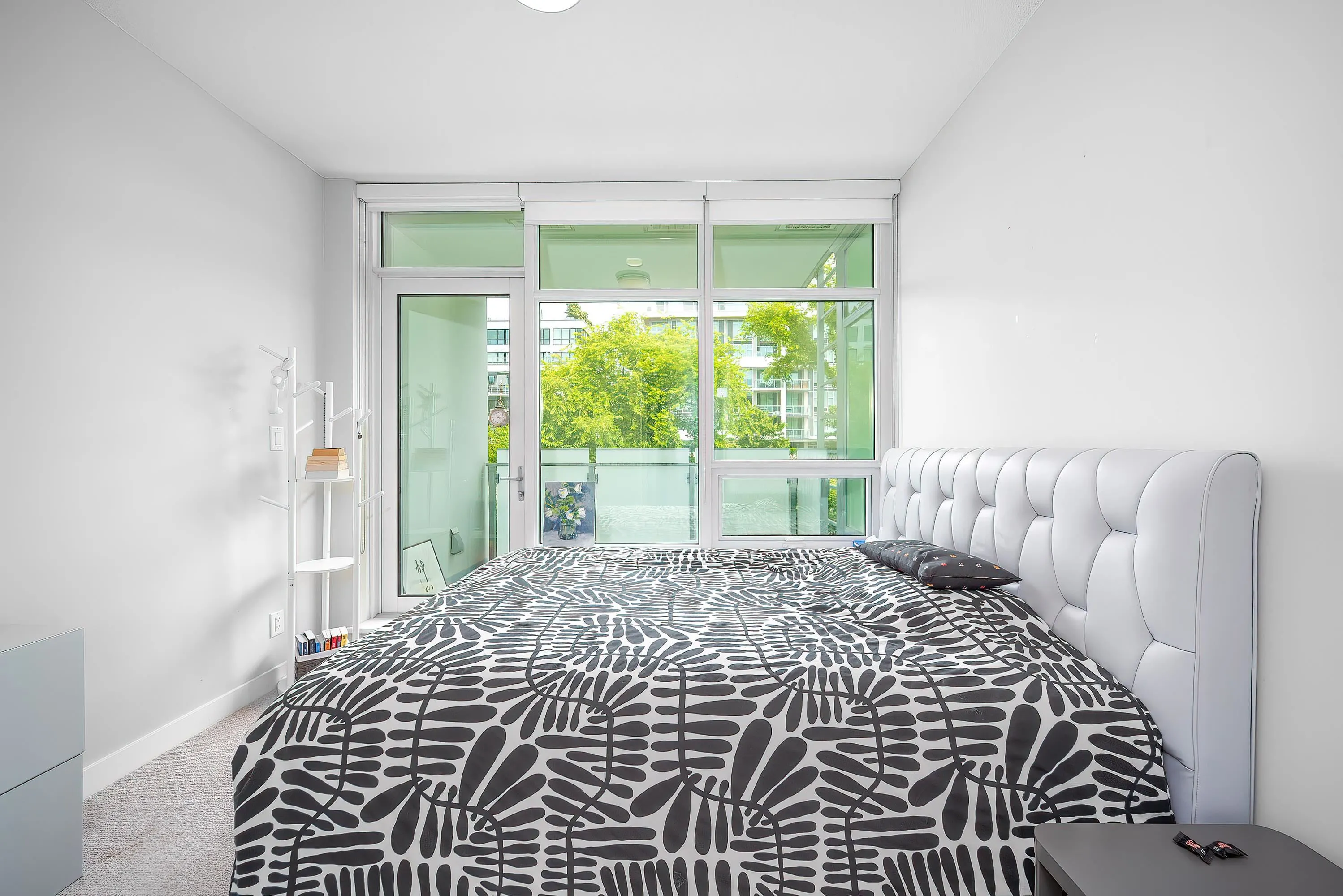 209 4963 Cambie Street